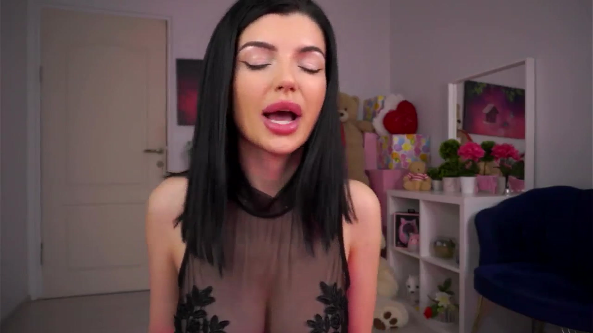 Gallery image thumbnail from Inocentangel1's myfreecams stream on, 11/18/2025, 16:06 image 14 of 20