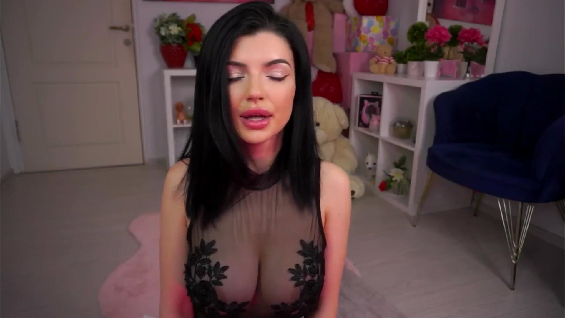 Gallery image thumbnail from Inocentangel1's myfreecams stream on, 11/18/2025, 18:17 image 7 of 20