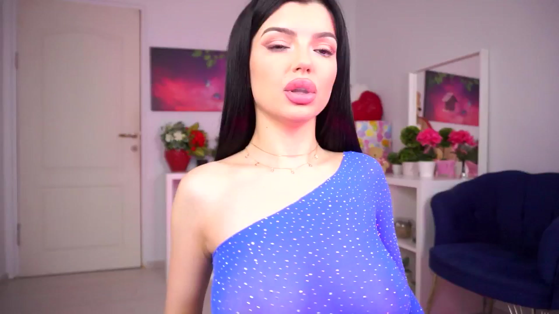 Gallery image thumbnail from Inocentangel1's myfreecams stream on, 11/21/2025, 14:40 image 1 of 20
