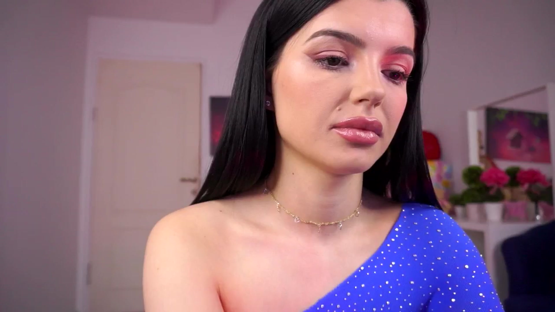 Gallery image thumbnail from Inocentangel1's myfreecams stream on, 11/21/2025, 14:40 image 14 of 20