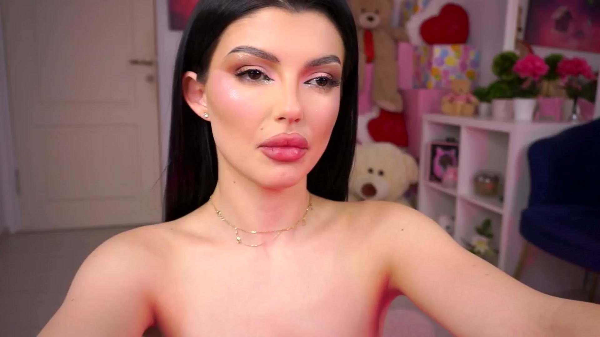 Gallery image thumbnail from Inocentangel1's myfreecams stream on, 11/23/2025, 17:19 image 13 of 20