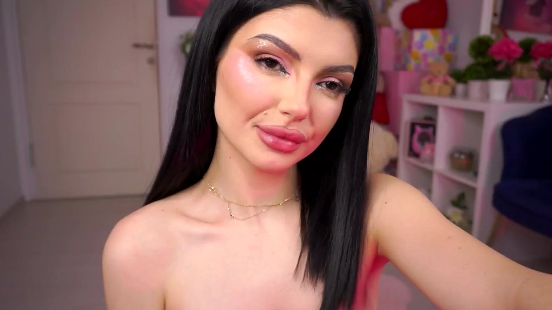 Gallery image thumbnail from Inocentangel1's myfreecams stream on, 11/23/2025, 17:19 image 9 of 20