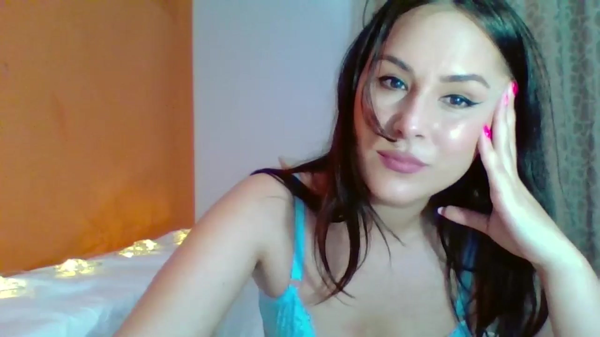 Gallery image thumbnail from InocenteWet's myfreecams stream on, 07/07/2024, 18:20 image 19 of 20