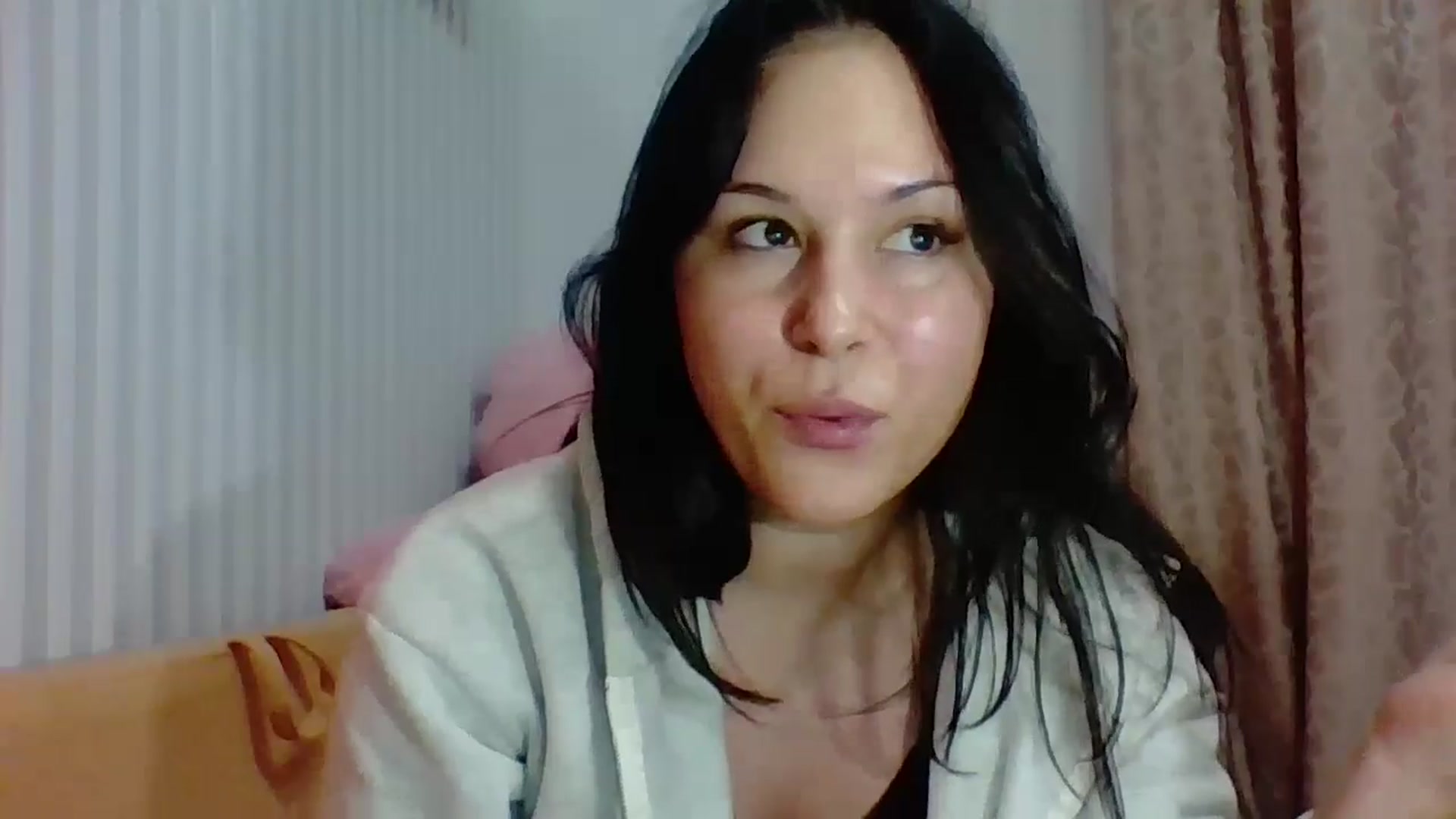 Gallery image thumbnail from InocenteWet's myfreecams stream on, 10/08/2024, 06:55 image 5 of 20
