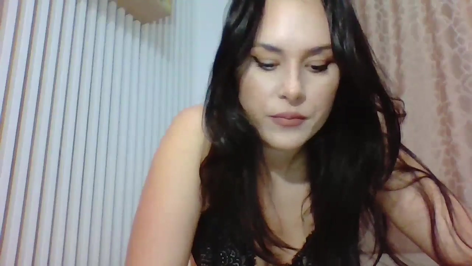 Gallery image thumbnail from InocenteWet's myfreecams stream on, 11/10/2024, 08:06 image 17 of 20
