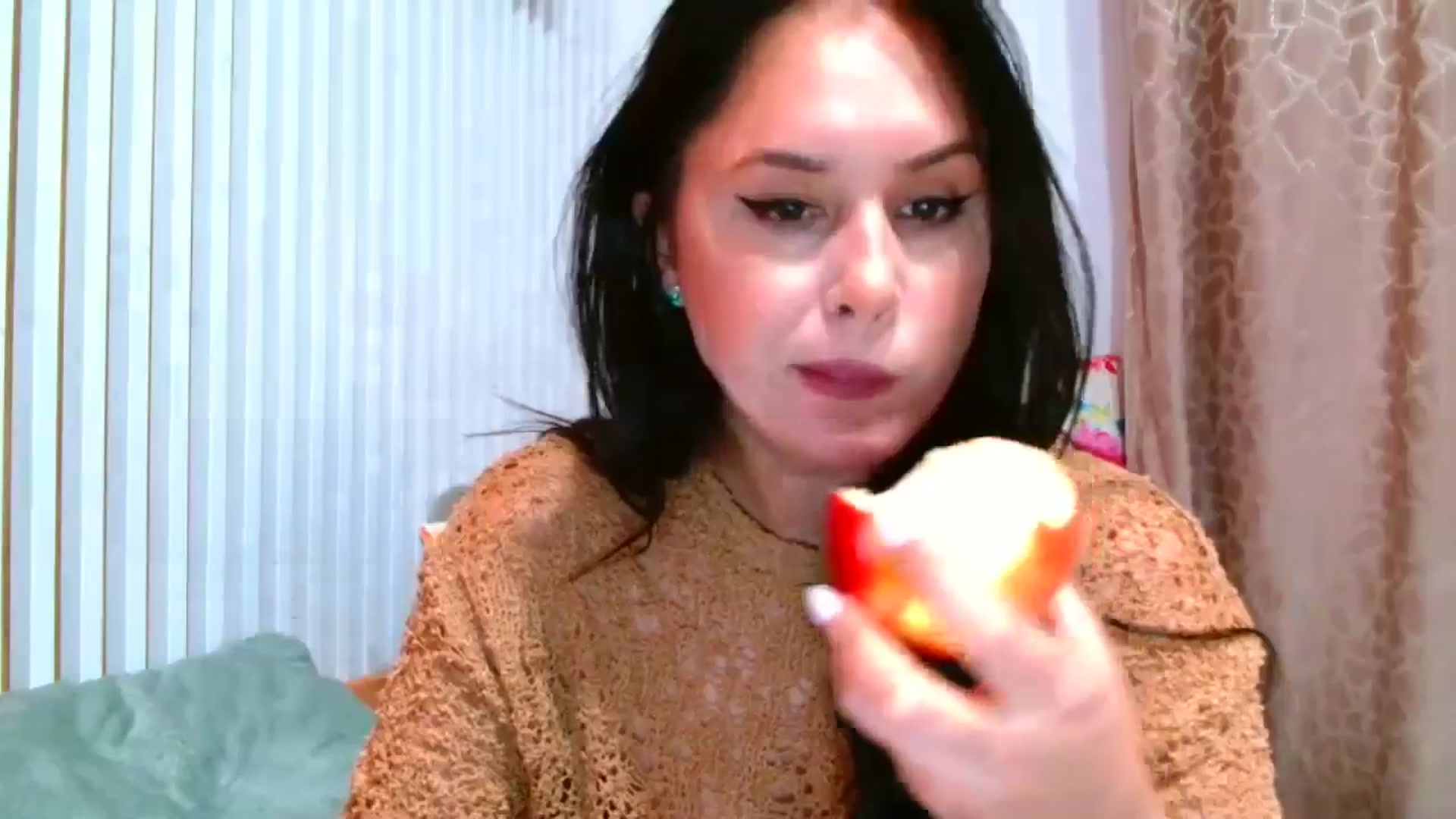 Gallery image thumbnail from InocenteWet's myfreecams stream on, 11/21/2024, 15:42 image 3 of 20