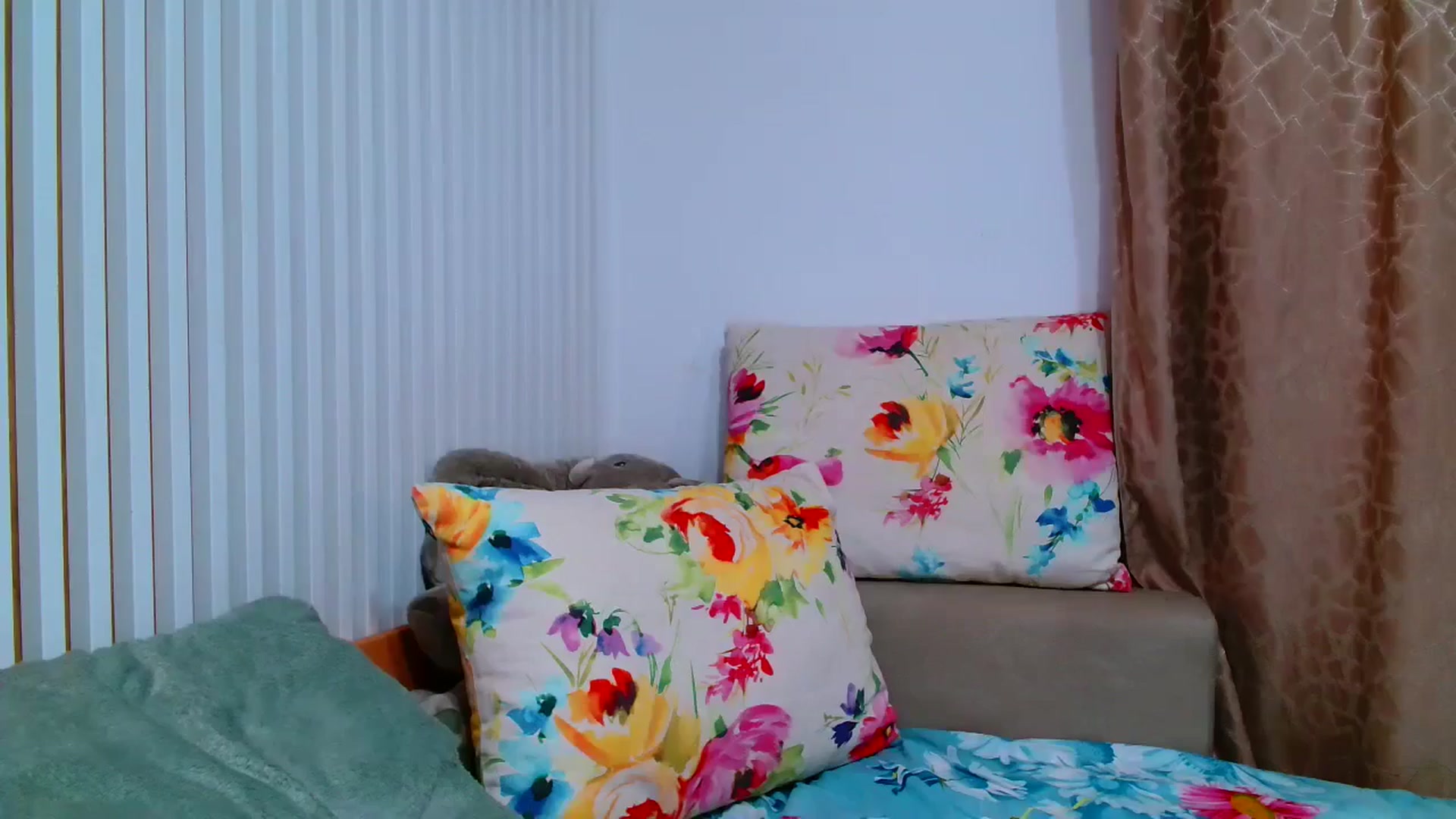 Gallery image thumbnail from InocenteWet's myfreecams stream on, 11/21/2024, 16:14 image 18 of 20