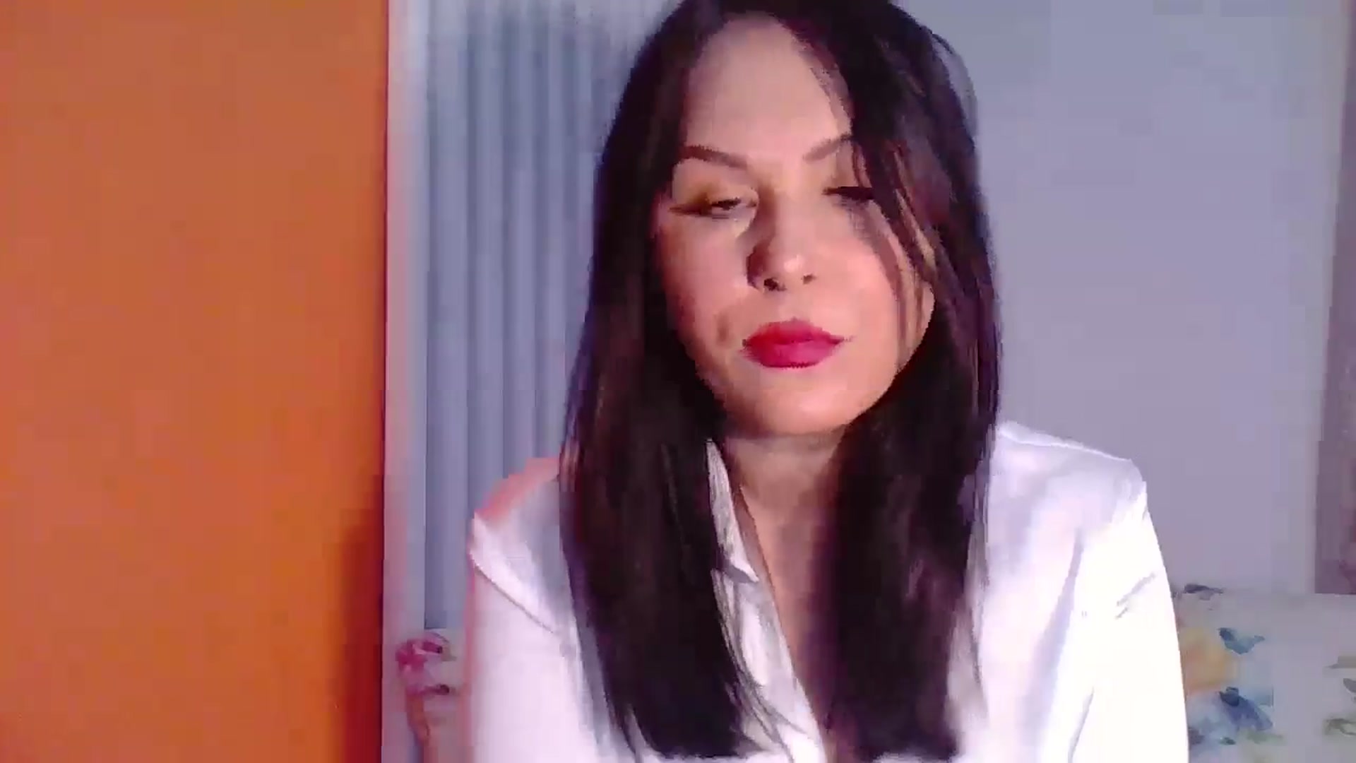 Gallery image thumbnail from InocenteWet's myfreecams stream on, 02/11/2025, 08:10 image 15 of 20