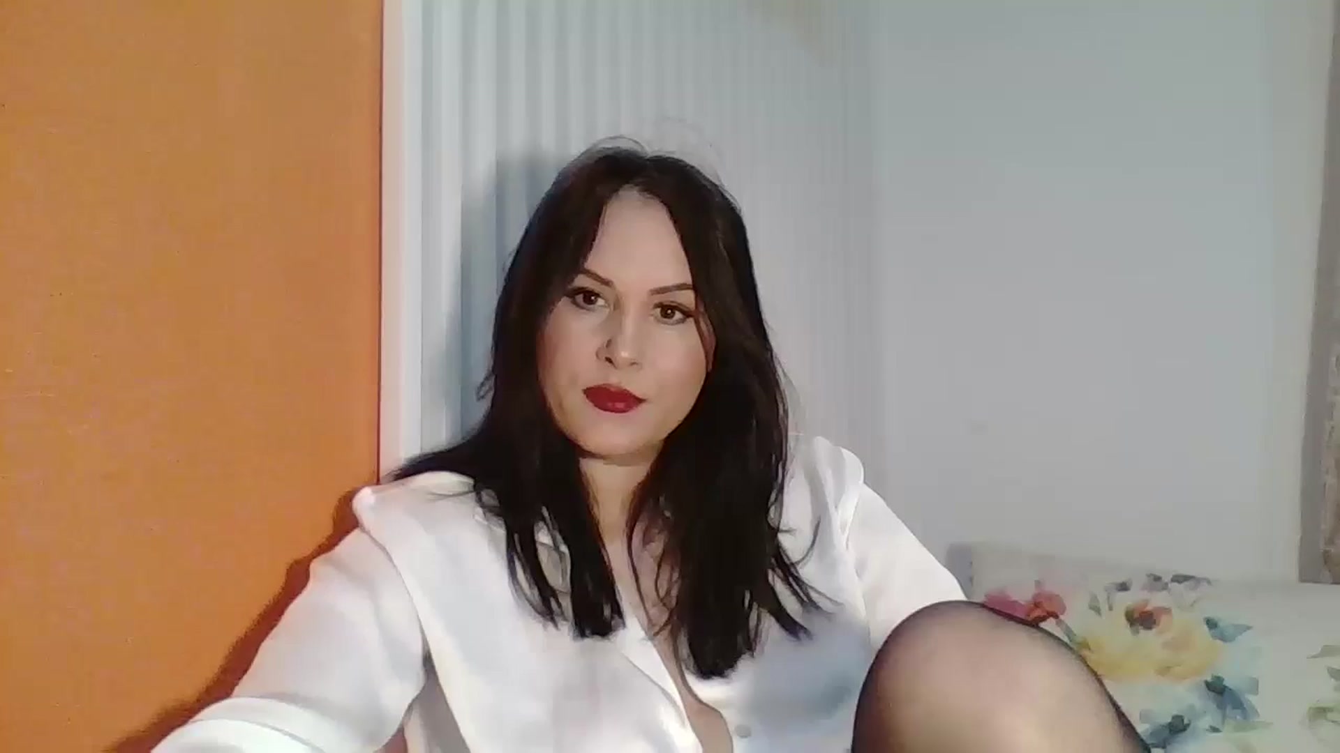 Gallery image thumbnail from InocenteWet's myfreecams stream on, 02/11/2025, 08:10 image 12 of 20
