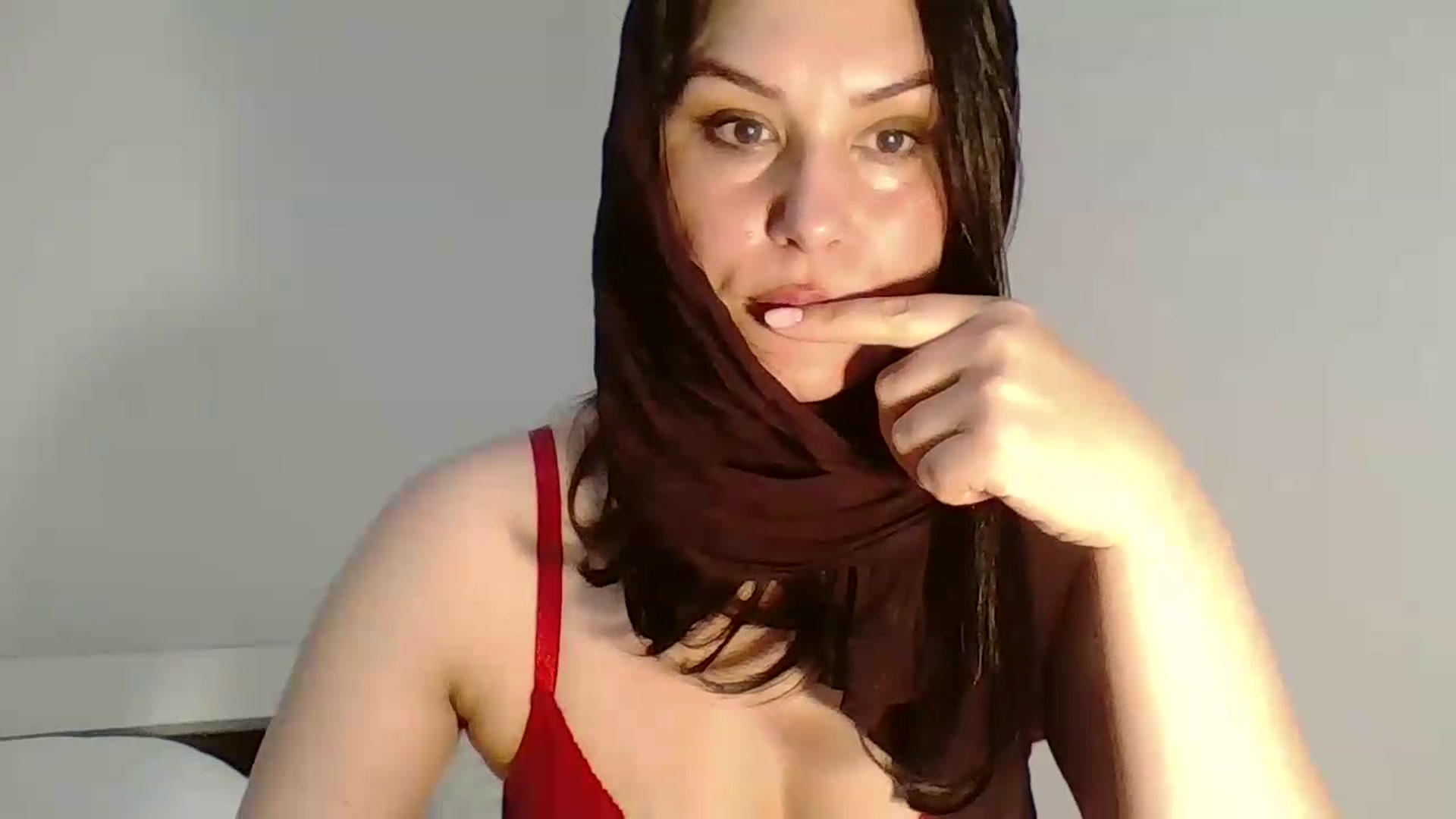 Gallery image thumbnail from InocenteWet's myfreecams stream on, 05/19/2026, 06:31 image 16 of 20