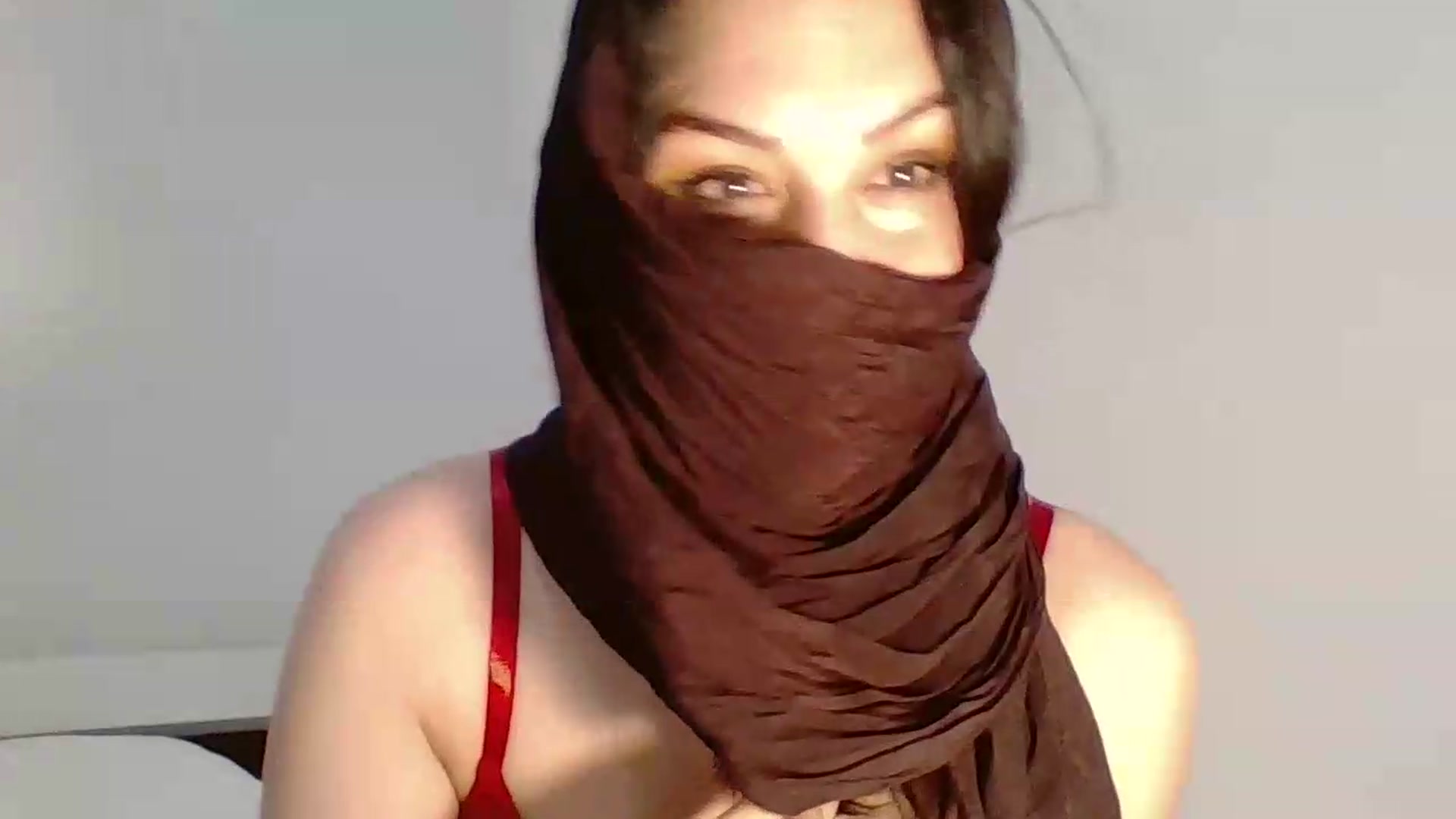 Gallery image thumbnail from InocenteWet's myfreecams stream on, 05/19/2026, 06:31 image 5 of 20