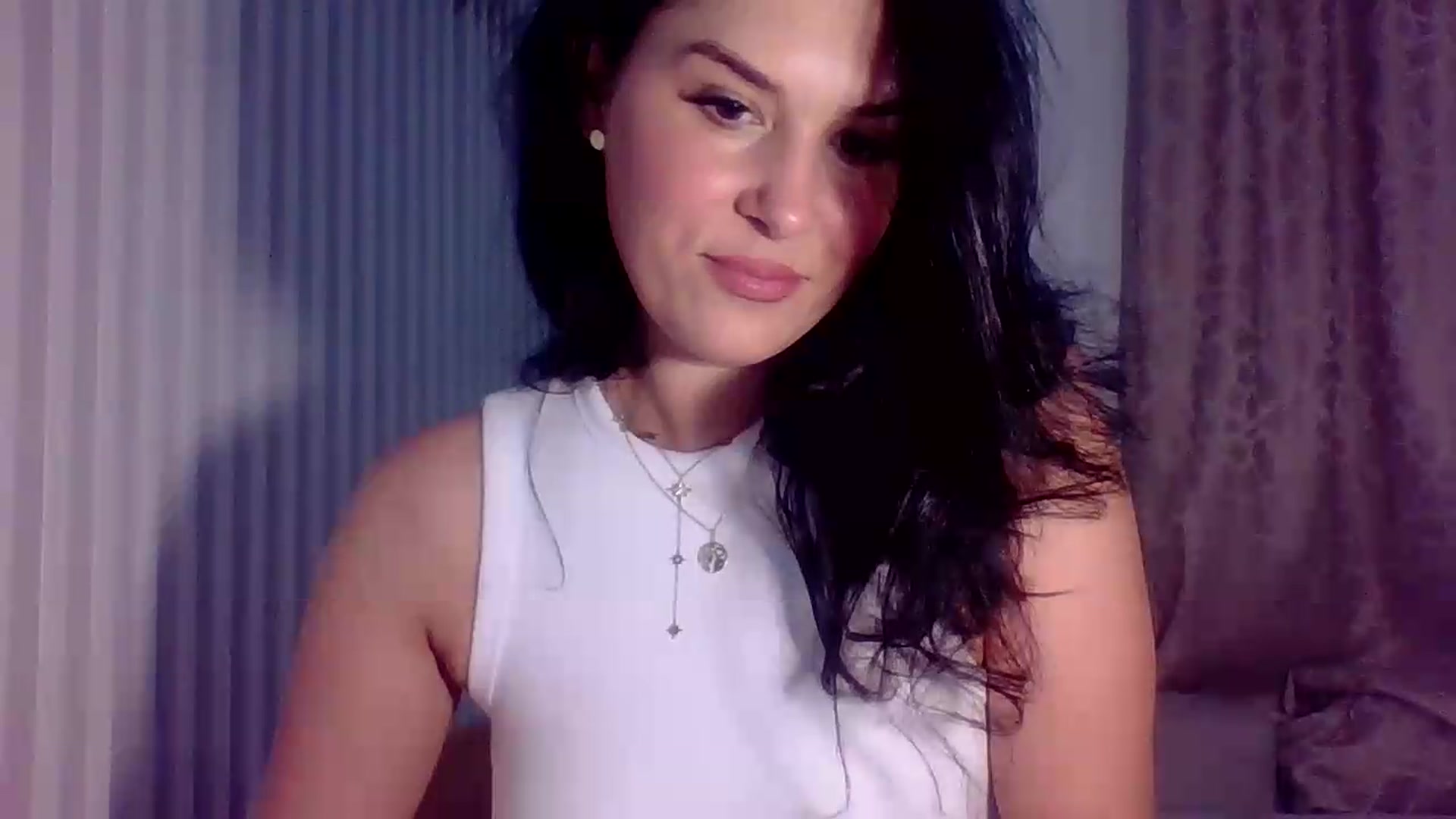 Gallery image thumbnail from InocenteWet's myfreecams stream on, 08/11/2026, 05:43 image 19 of 20
