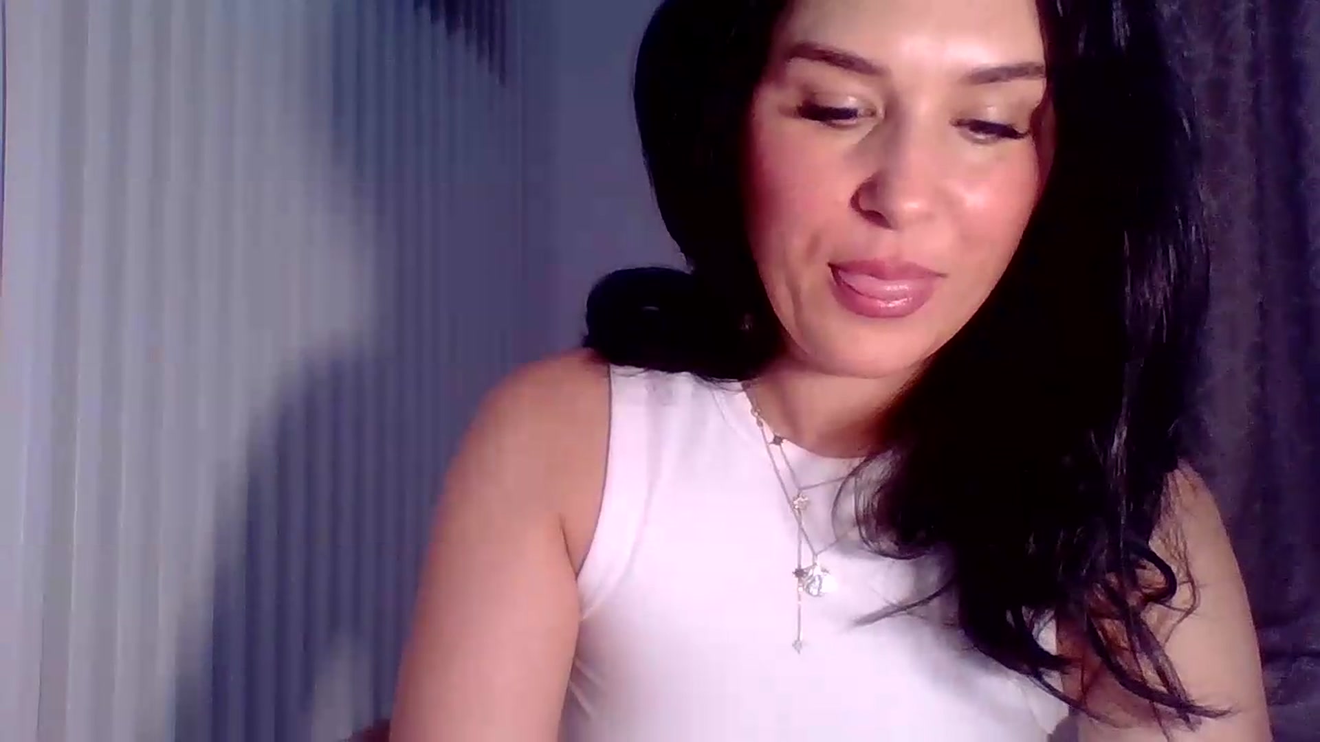 Gallery image thumbnail from InocenteWet's myfreecams stream on, 08/11/2026, 05:43 image 13 of 20