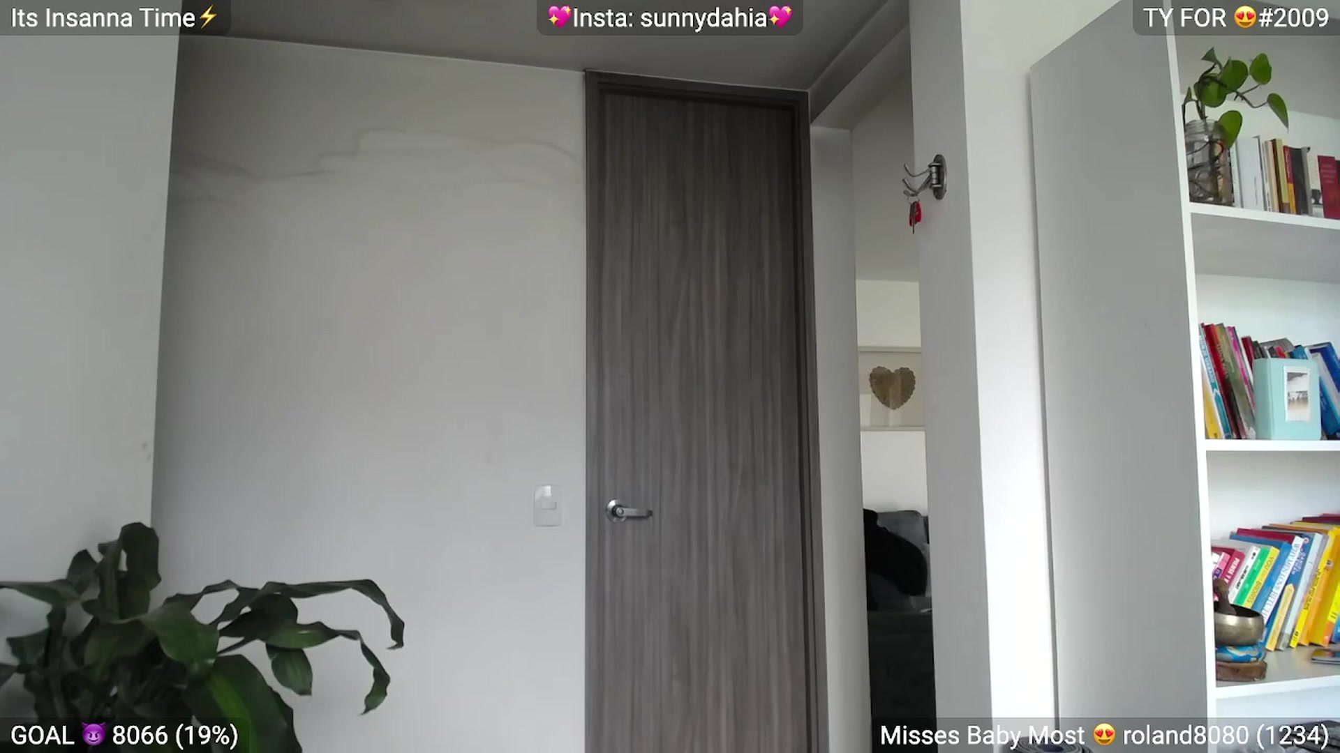 Gallery image thumbnail from Insanna's myfreecams stream on, 11/27/2022, 17:44 image 12 of 20