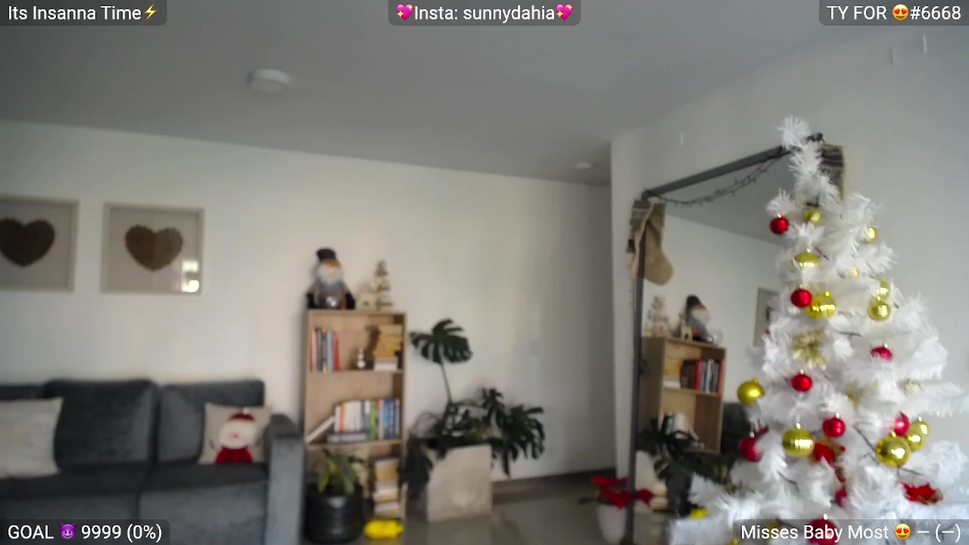 Gallery image thumbnail from Insanna's myfreecams stream on, 12/03/2022, 13:25 image 6 of 20