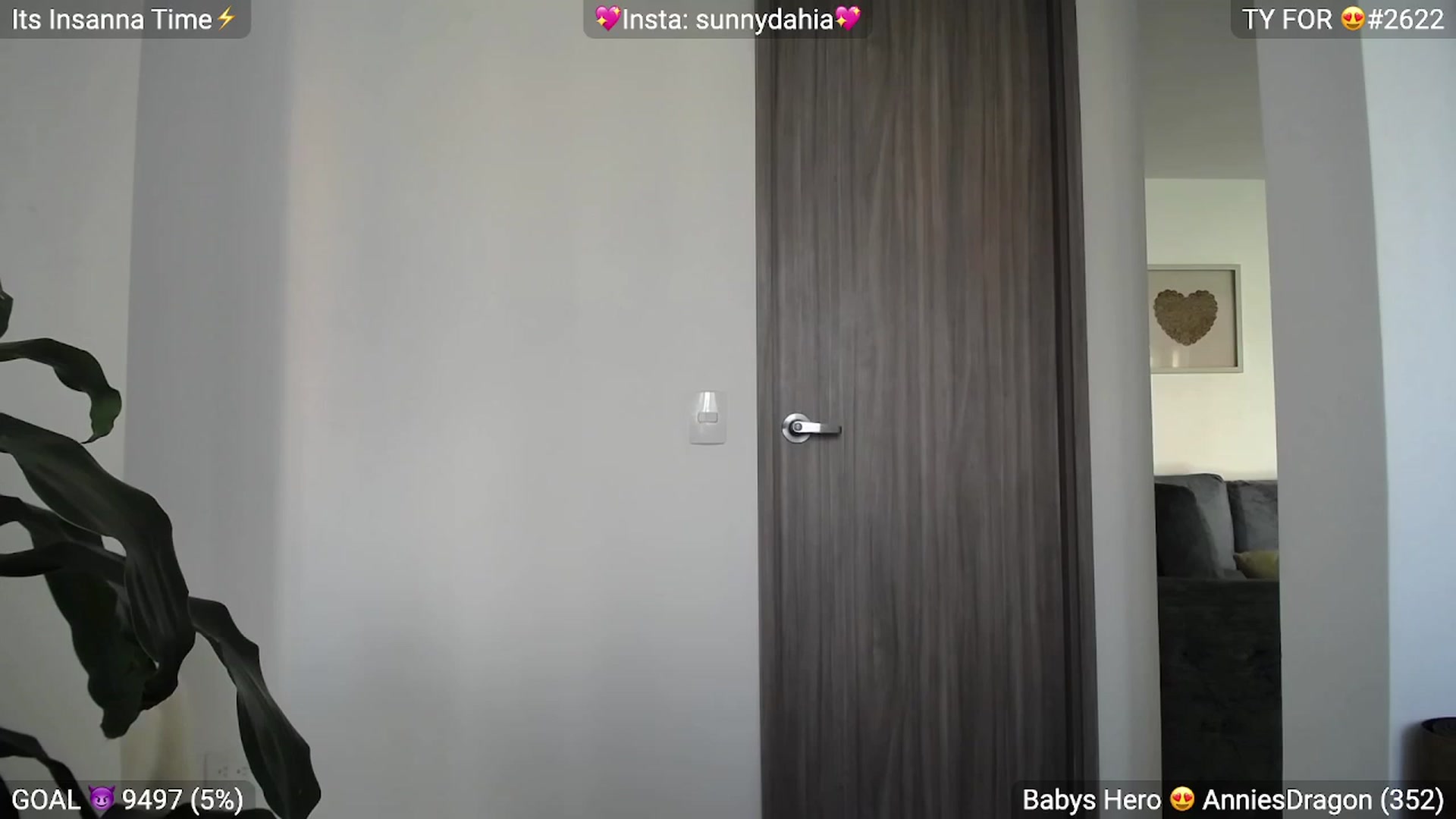Gallery image thumbnail from Insanna's myfreecams stream on, 12/03/2022, 14:14 image 13 of 20