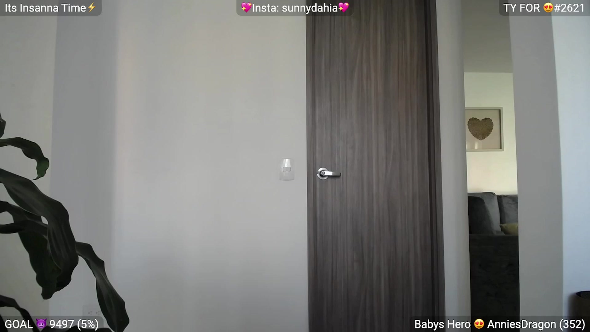 Gallery image thumbnail from Insanna's myfreecams stream on, 12/03/2022, 14:14 image 14 of 20