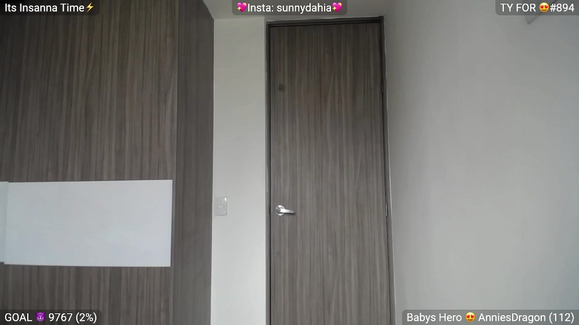 Gallery image thumbnail from Insanna's myfreecams stream on, 12/04/2022, 15:45 image 14 of 20