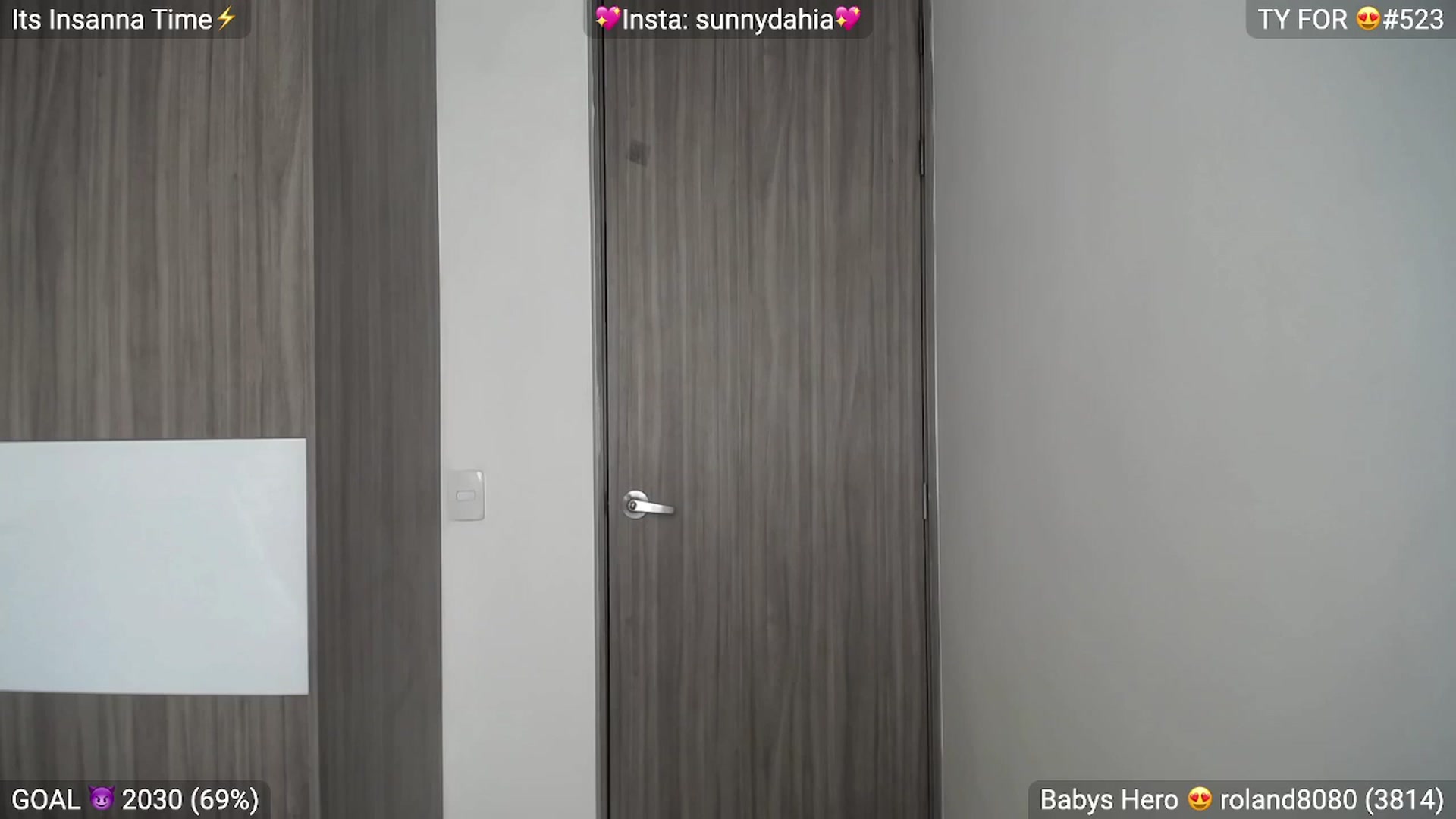 Gallery image thumbnail from Insanna's myfreecams stream on, 12/06/2022, 16:05 image 20 of 20