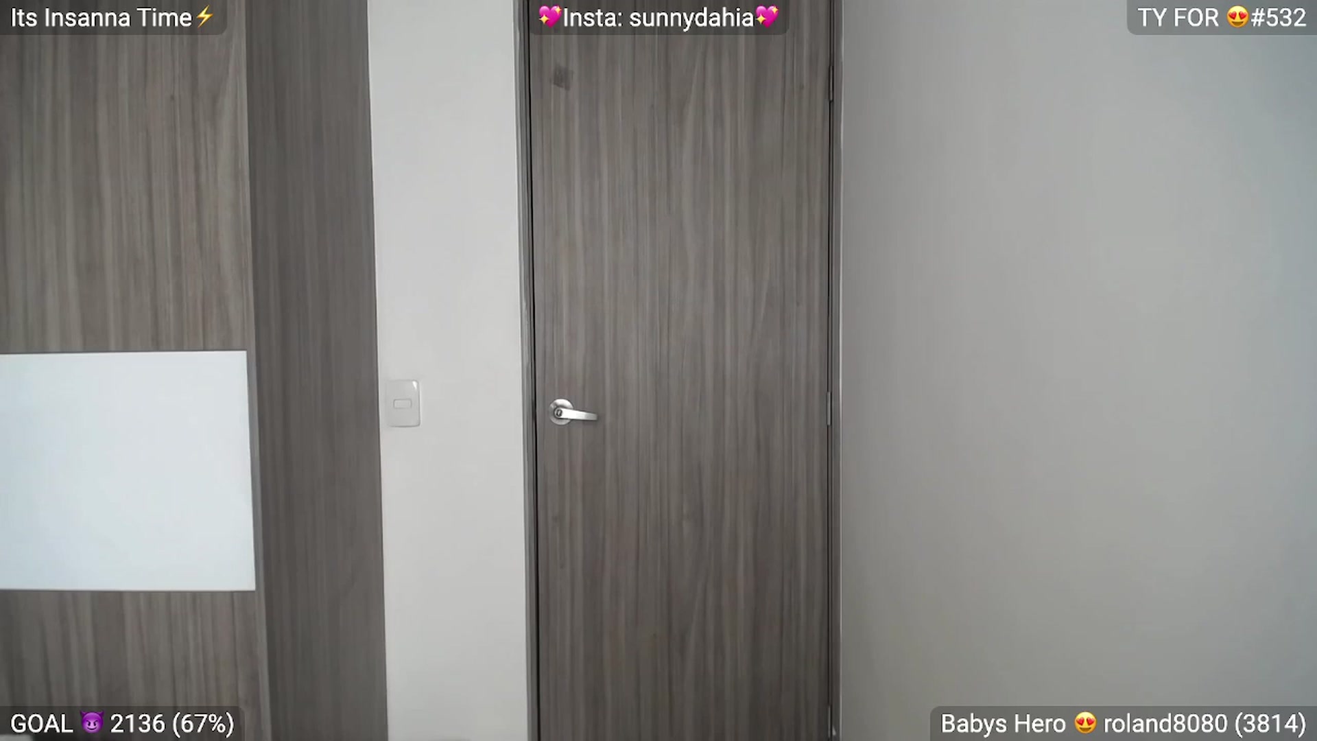 Gallery image thumbnail from Insanna's myfreecams stream on, 12/06/2022, 16:05 image 17 of 20