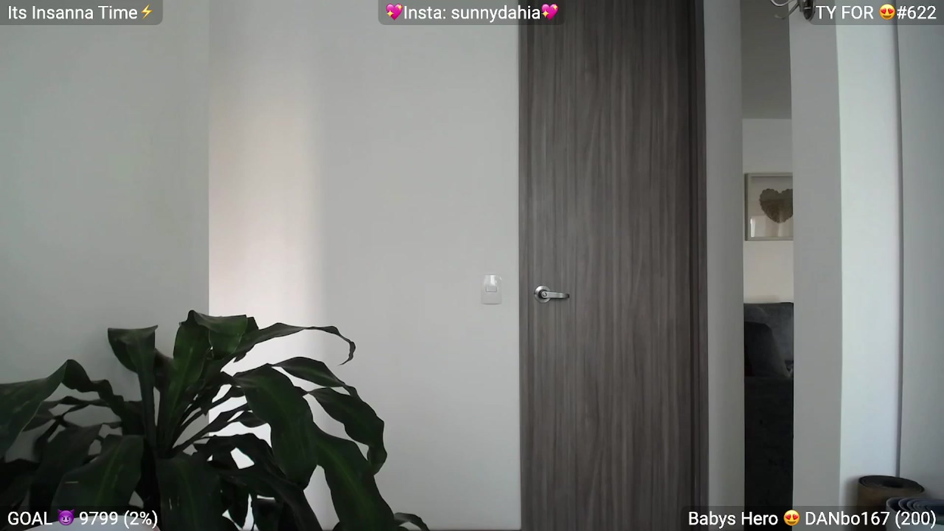 Gallery image thumbnail from Insanna's myfreecams stream on, 12/07/2022, 13:02 image 7 of 20