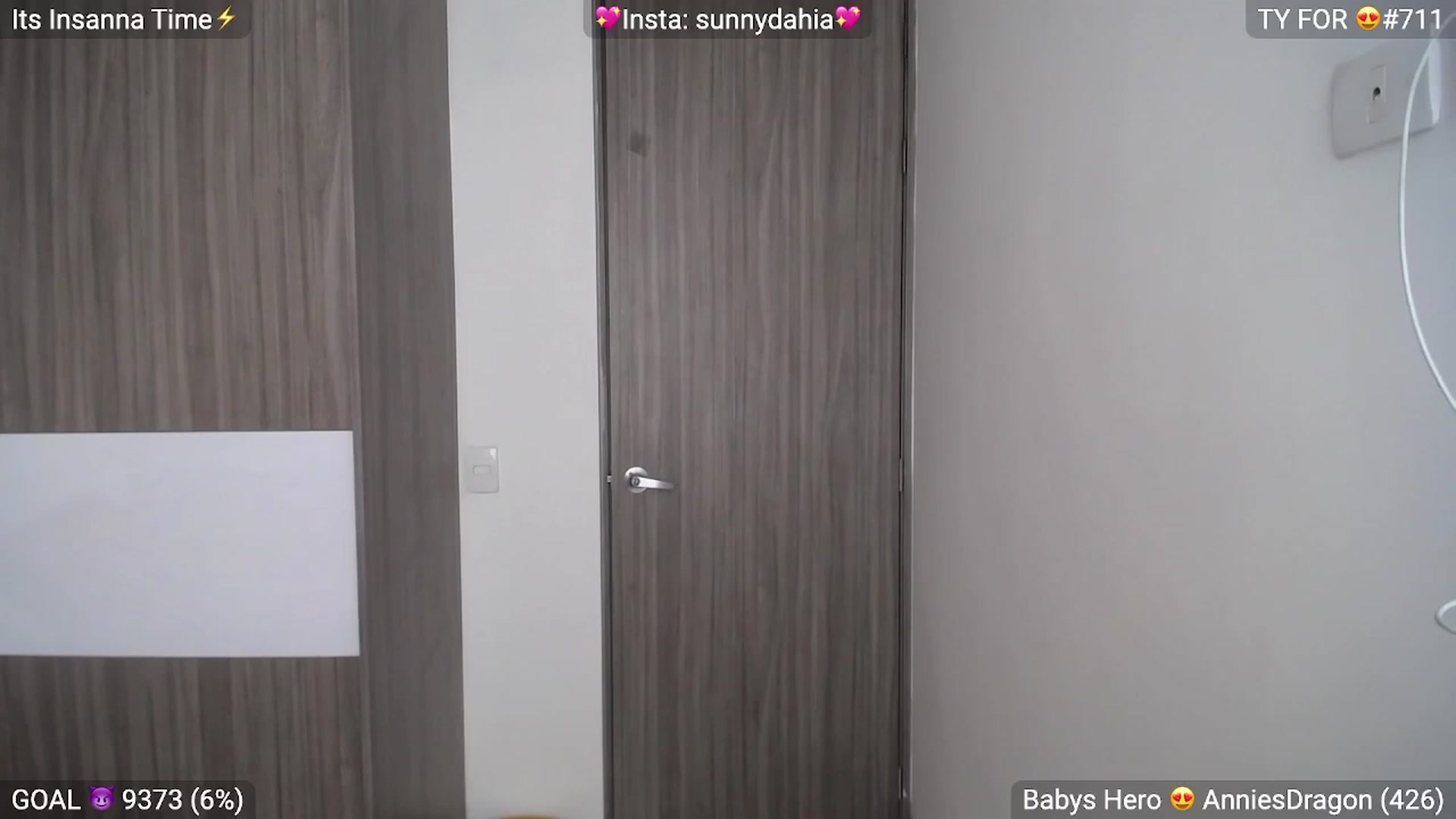 Gallery image thumbnail from Insanna's myfreecams stream on, 12/08/2022, 13:55 image 11 of 20