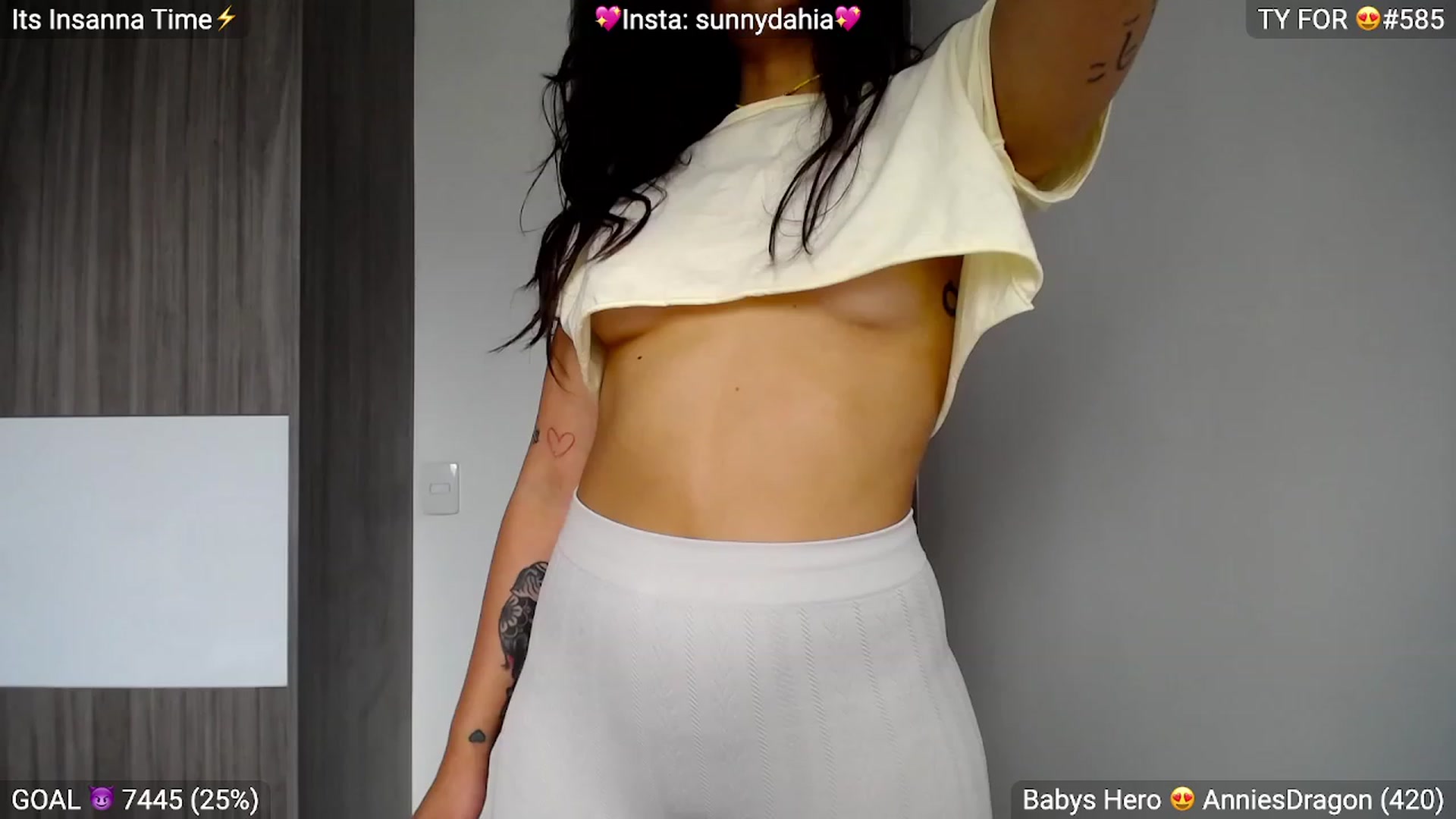 Gallery image thumbnail from Insanna's myfreecams stream on, 12/10/2022, 16:24 image 3 of 20
