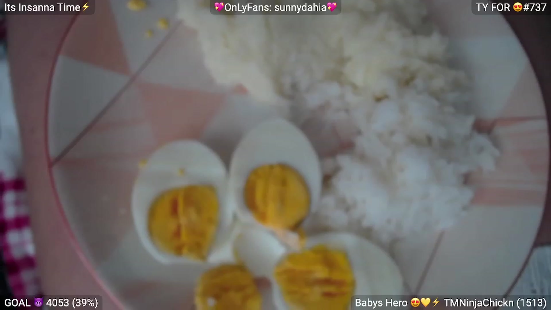 Gallery image thumbnail from Insanna's myfreecams stream on, 12/24/2022, 18:02 image 10 of 20