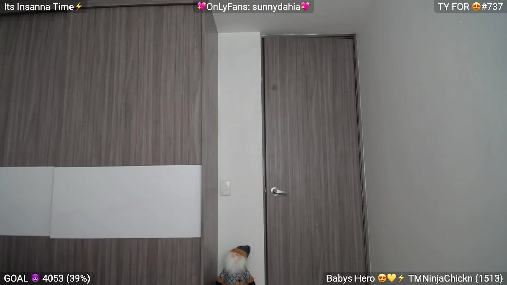 Gallery image thumbnail from Insanna's myfreecams stream on, 12/24/2022, 18:02 image 7 of 20