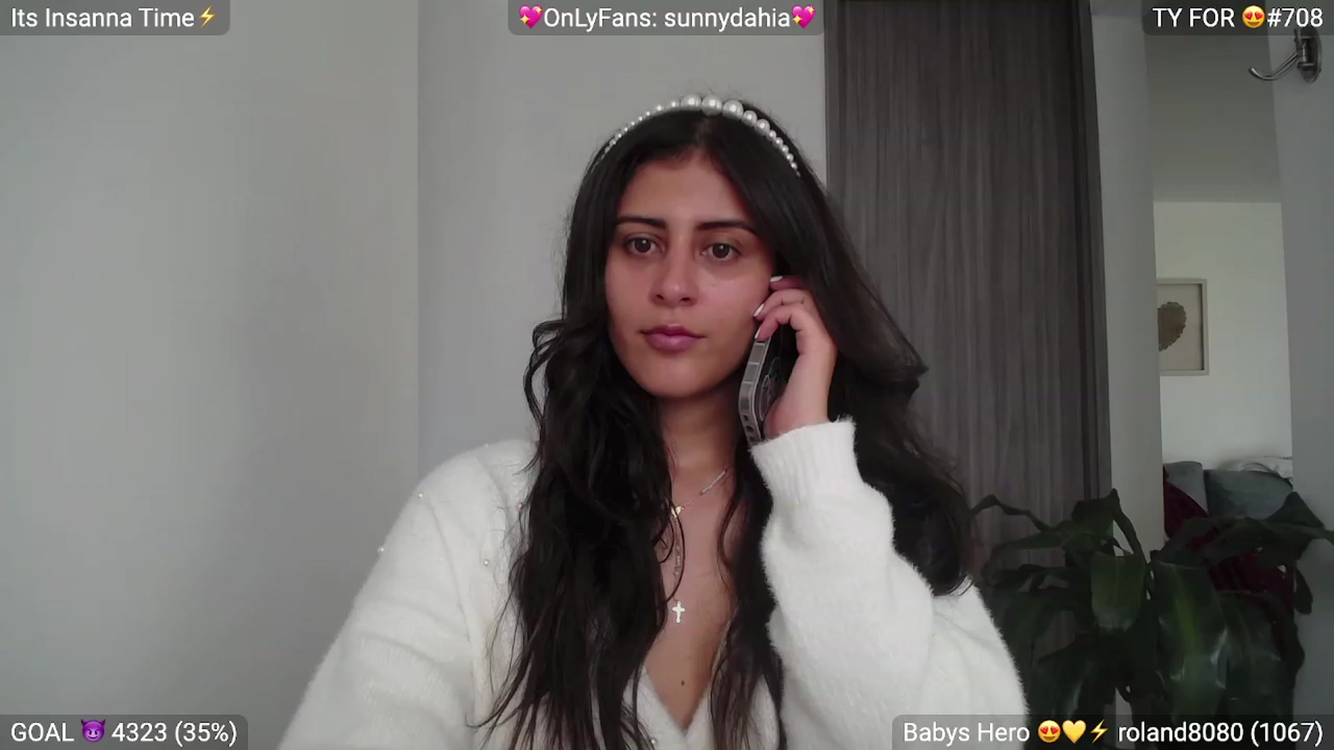 Gallery image thumbnail from Insanna's myfreecams stream on, 12/26/2022, 17:06 image 16 of 20