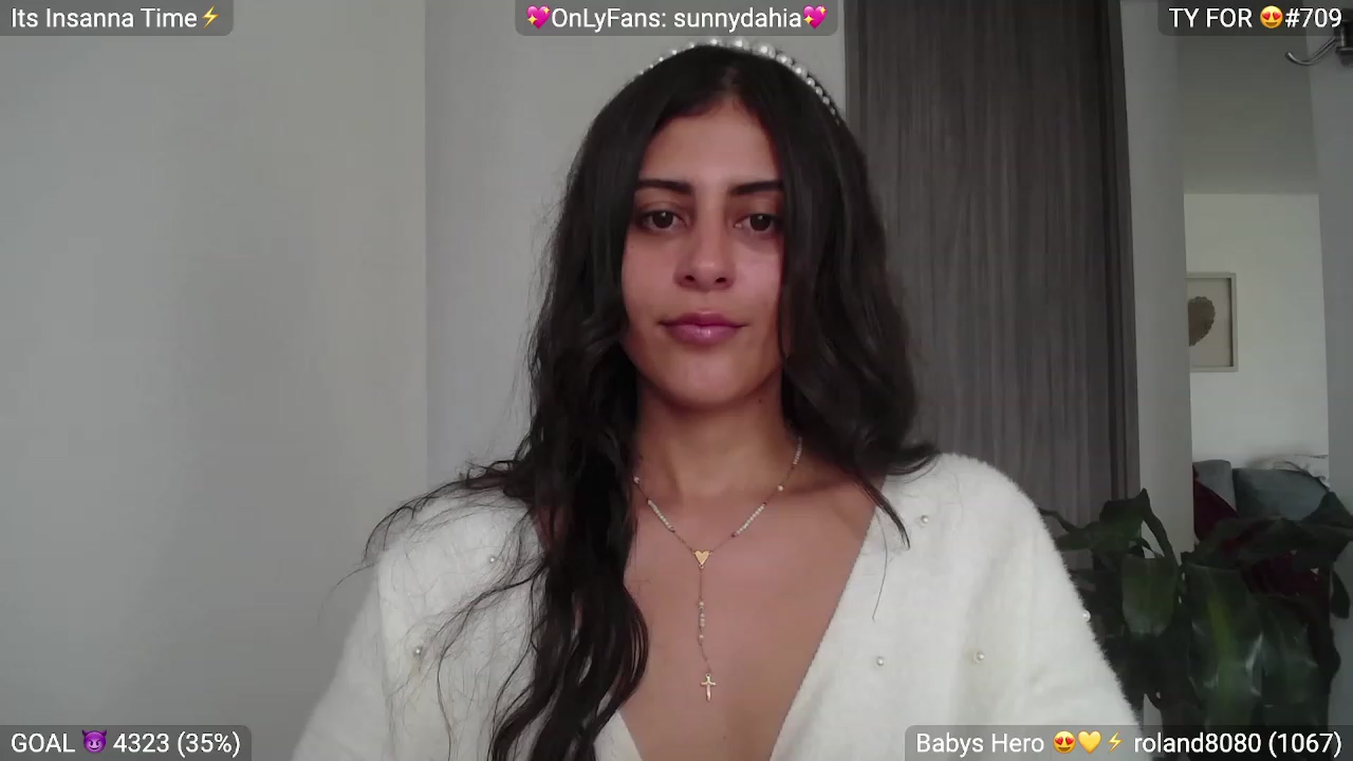 Gallery image thumbnail from Insanna's myfreecams stream on, 12/26/2022, 17:06 image 3 of 20
