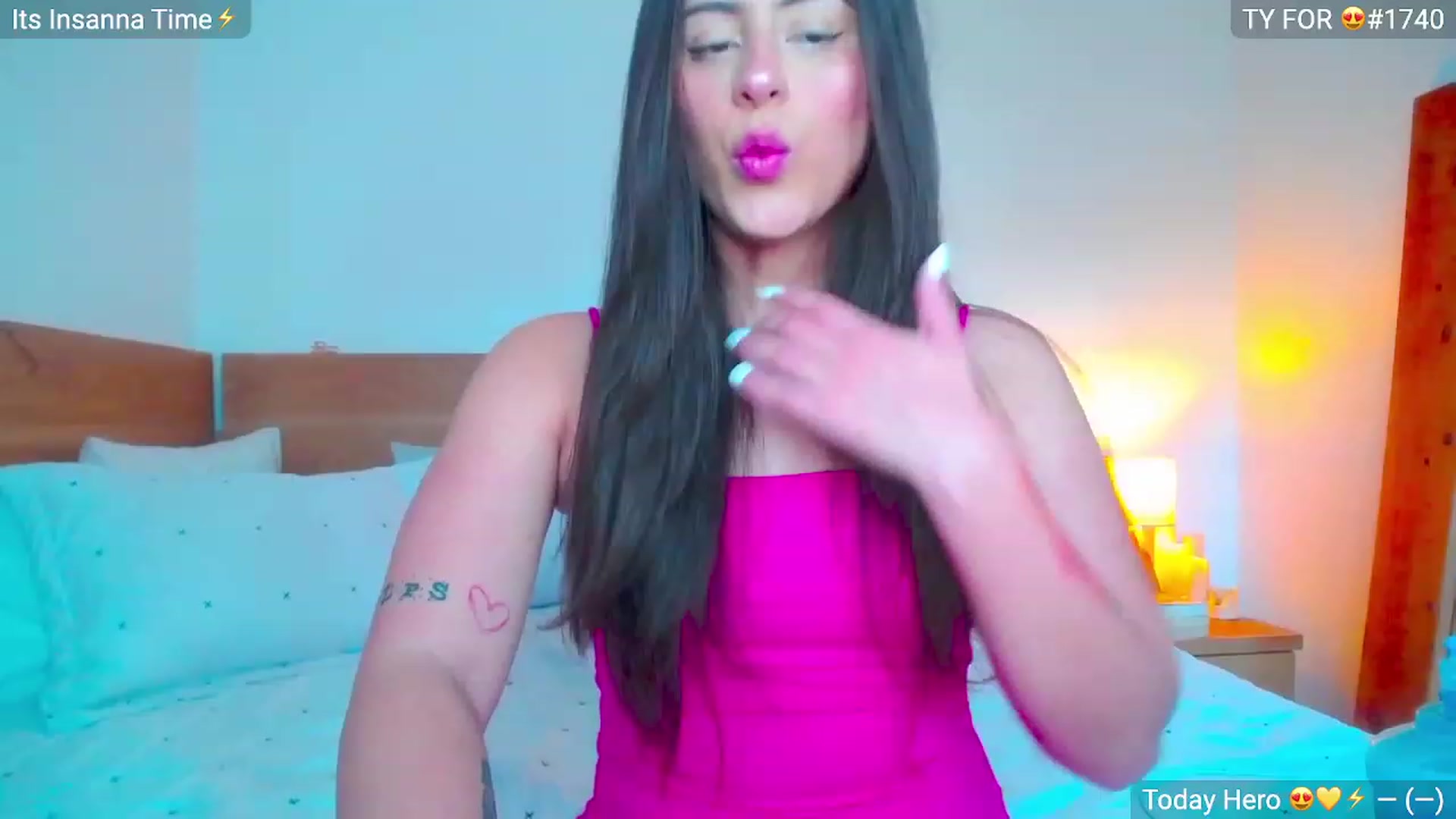 Gallery image thumbnail from Insanna's myfreecams stream on, 01/31/2023, 24:09 image 1 of 20