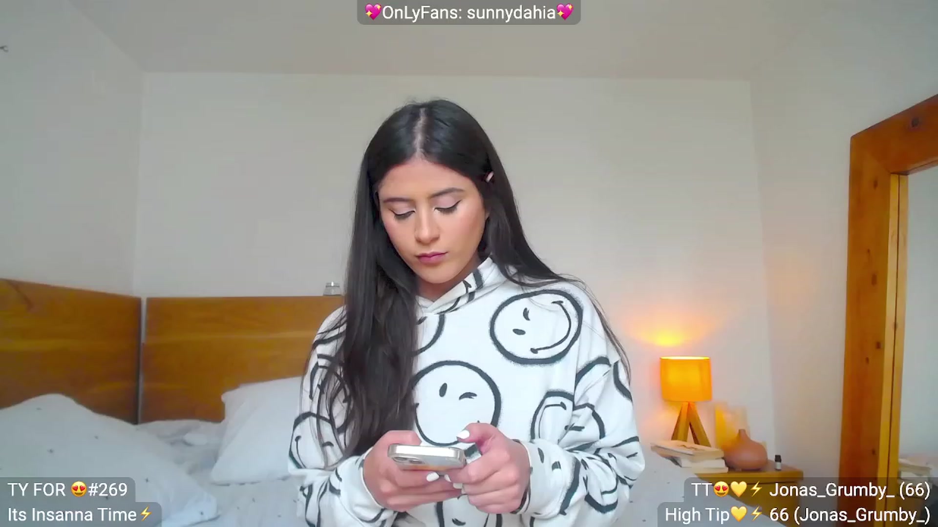 Gallery image thumbnail from Insanna's myfreecams stream on, 02/03/2023, 15:26 image 4 of 20