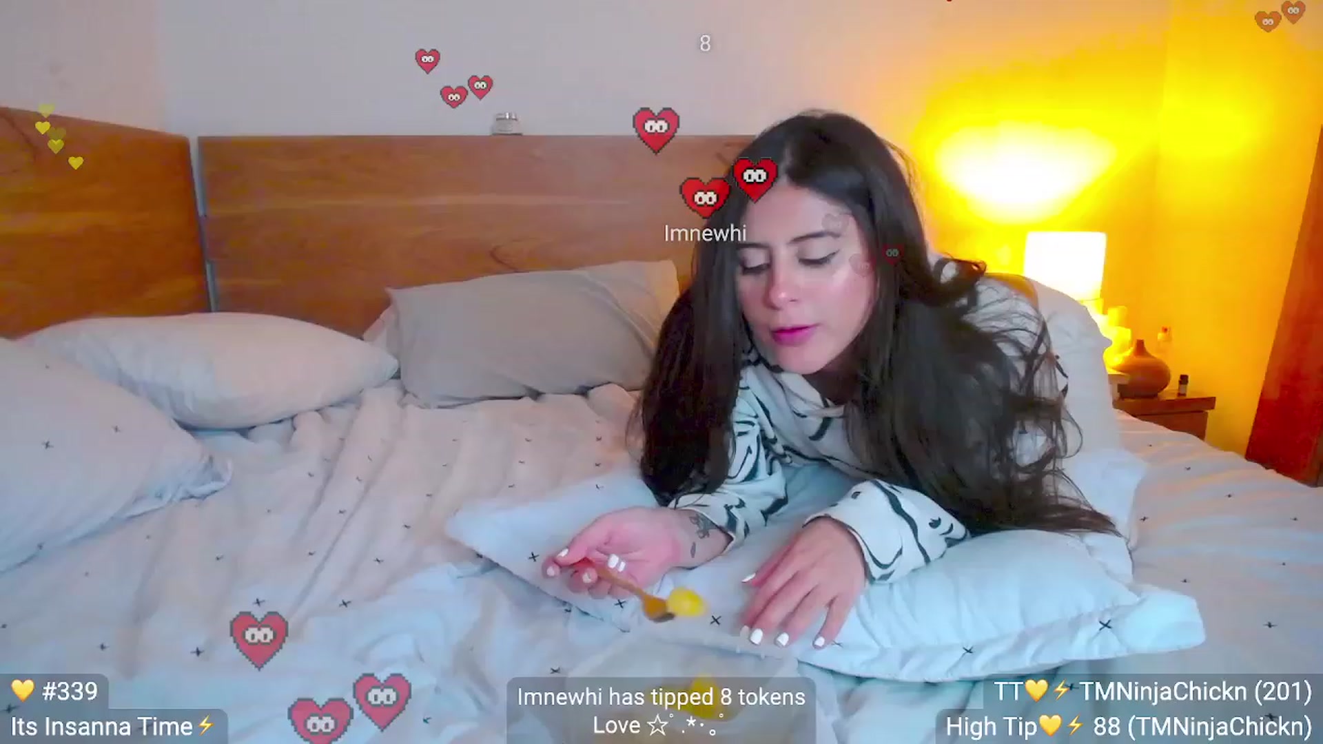 Gallery image thumbnail from Insanna's myfreecams stream on, 02/04/2023, 24:31 image 8 of 20