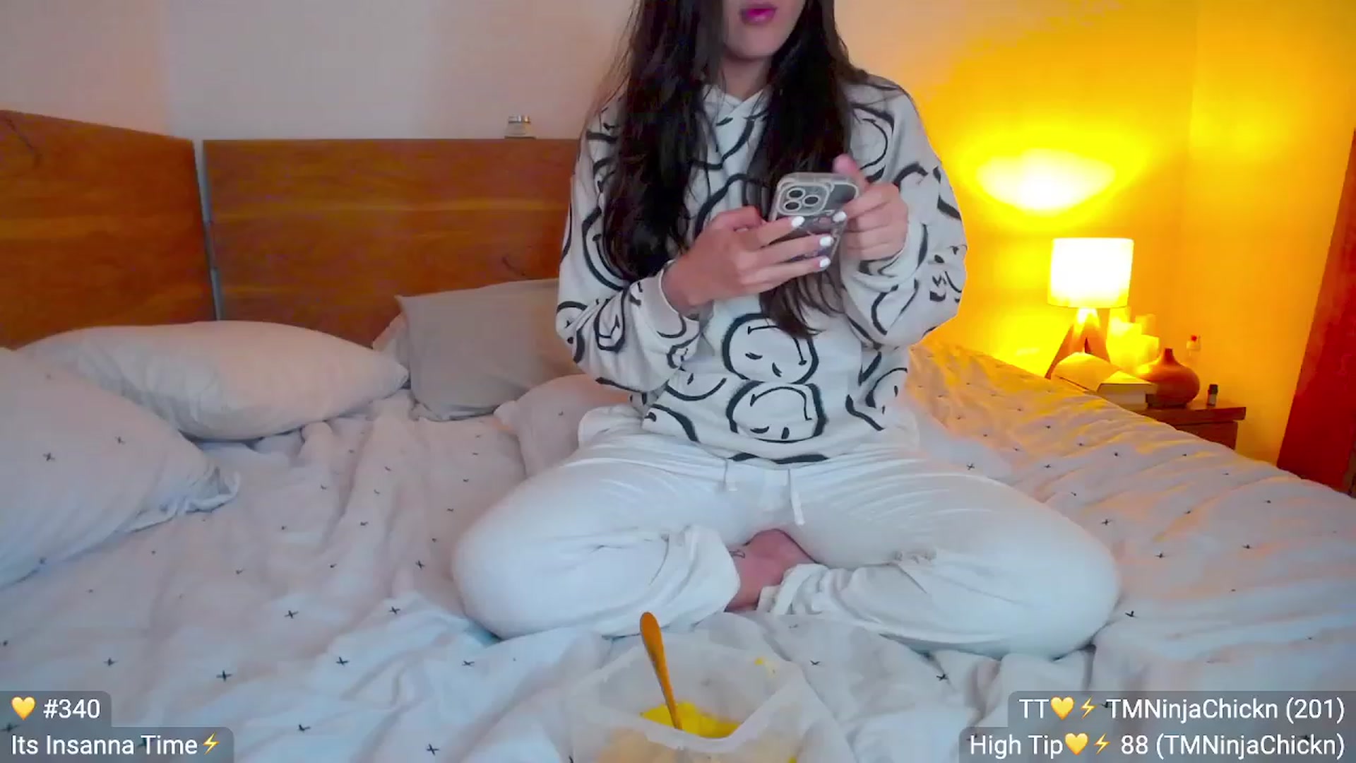 Gallery image thumbnail from Insanna's myfreecams stream on, 02/04/2023, 24:31 image 12 of 20