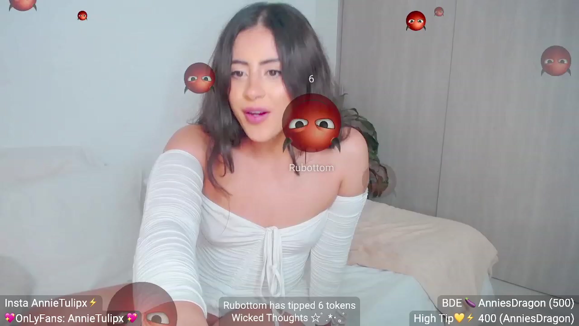 Gallery image thumbnail from Insanna's myfreecams stream on, 04/29/2023, 02:35 image 14 of 20