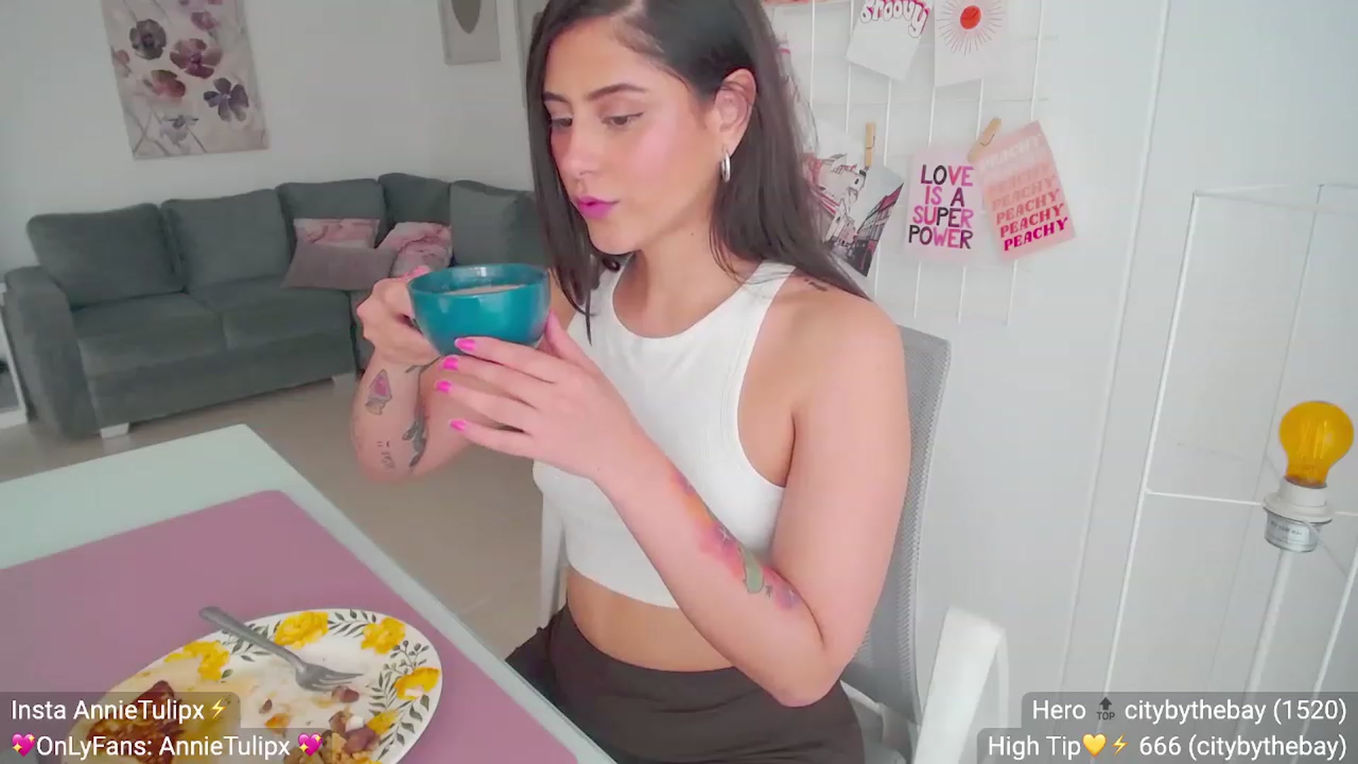 Gallery image thumbnail from Insanna's myfreecams stream on, 05/29/2023, 16:23 image 12 of 20