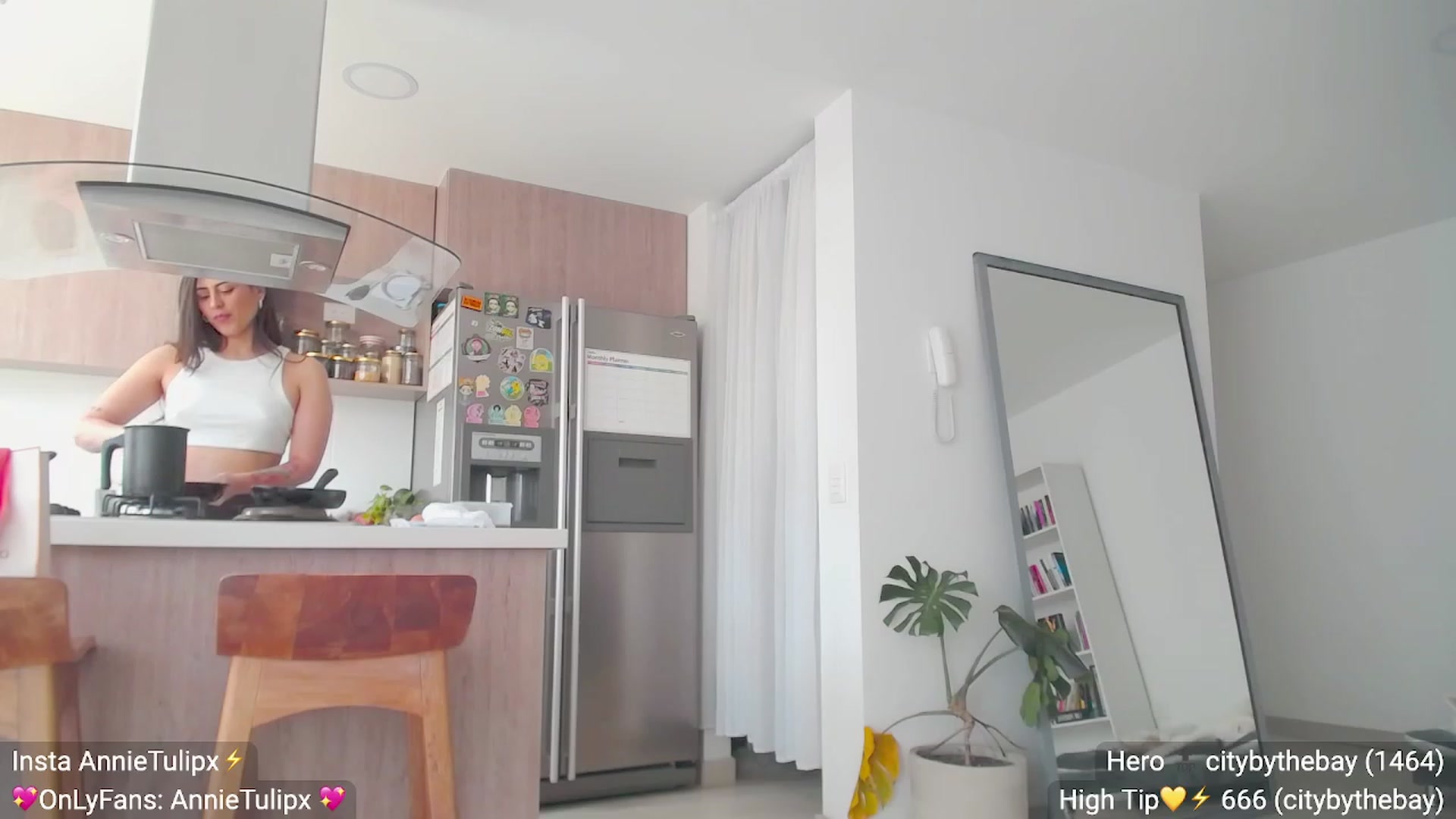 Gallery image thumbnail from Insanna's myfreecams stream on, 05/29/2023, 16:23 image 6 of 20