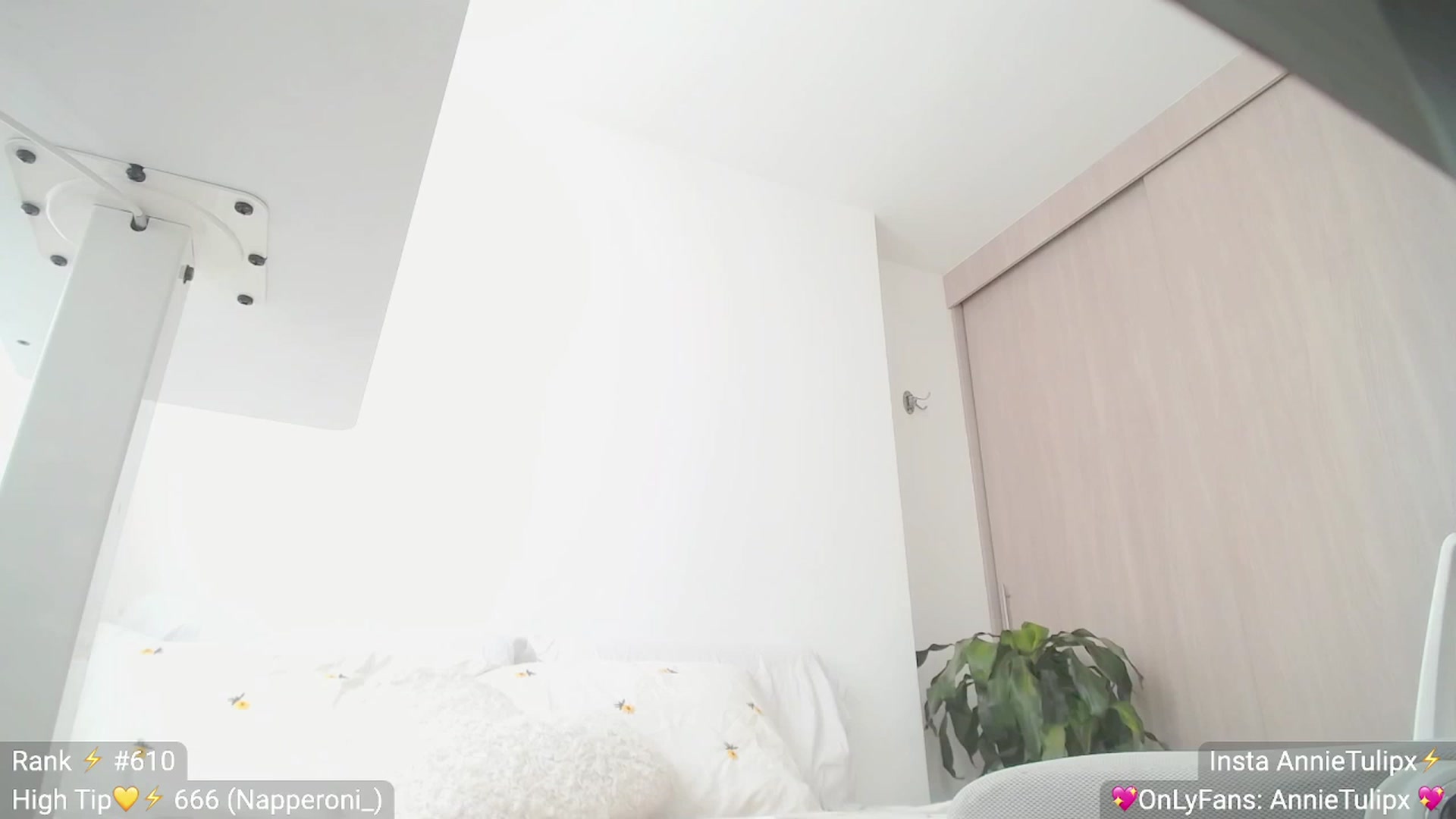 Gallery image thumbnail from Insanna's myfreecams stream on, 06/02/2023, 15:08 image 20 of 20