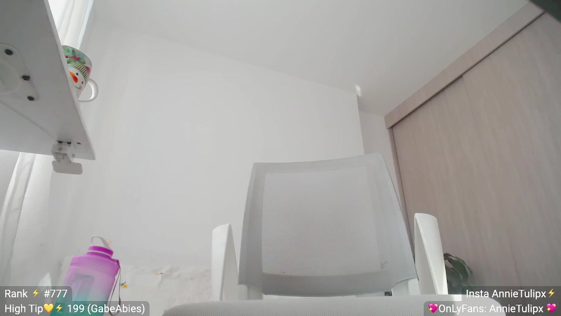 Gallery image thumbnail from Insanna's myfreecams stream on, 06/03/2023, 15:33 image 3 of 20