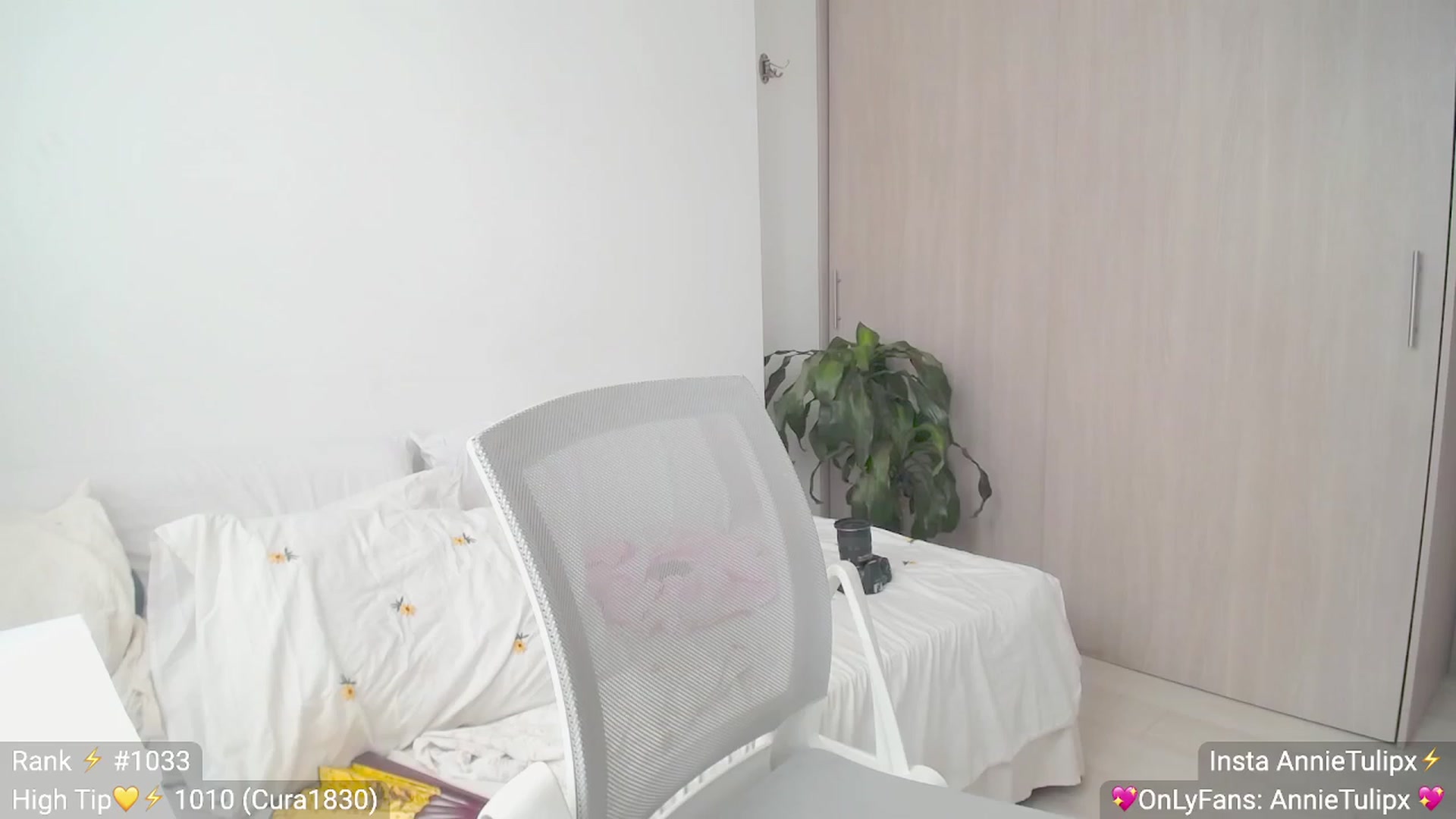 Gallery image thumbnail from Insanna's myfreecams stream on, 06/06/2023, 16:04 image 14 of 20