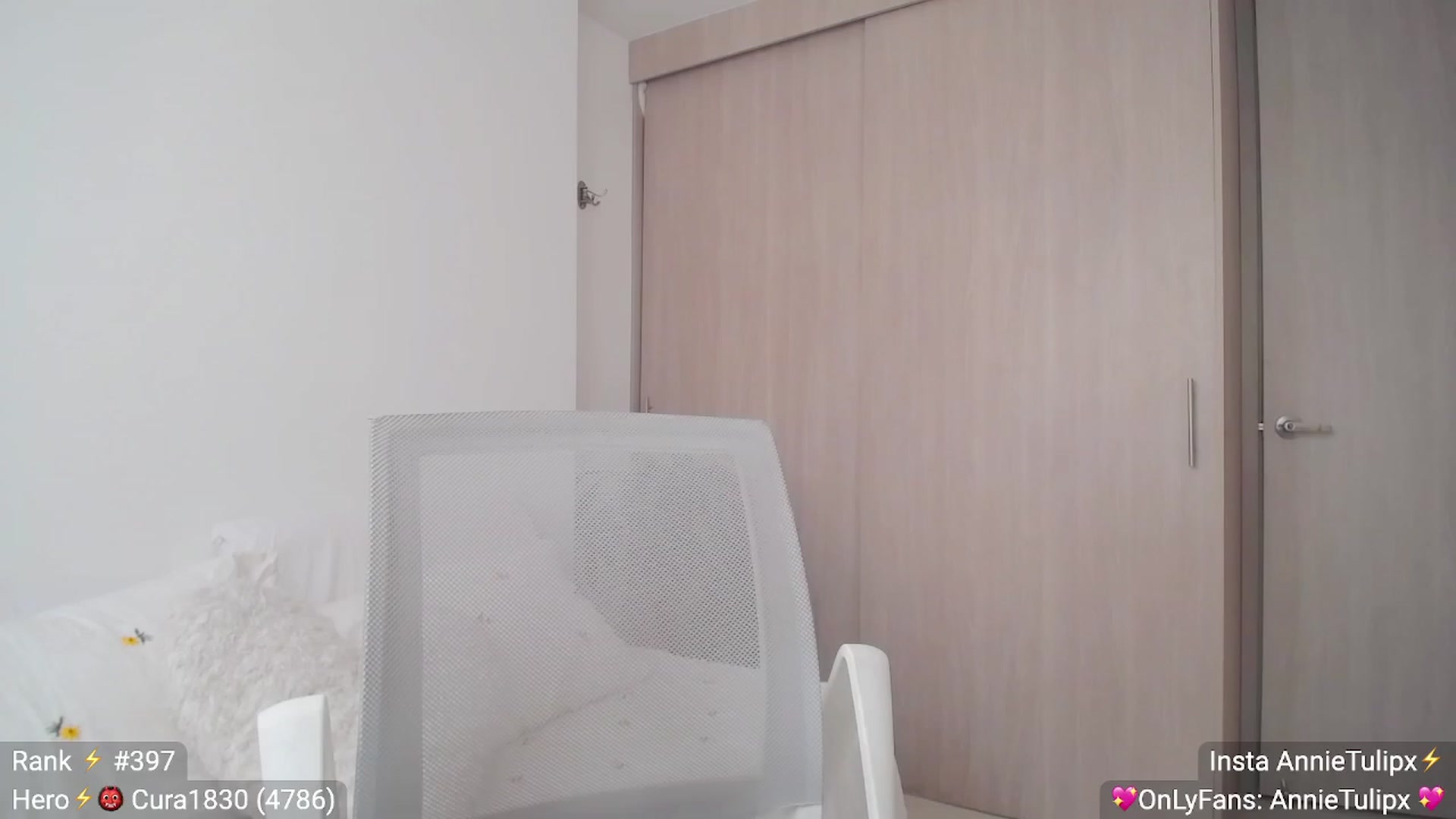 Gallery image thumbnail from Insanna's myfreecams stream on, 06/07/2023, 15:05 image 16 of 20