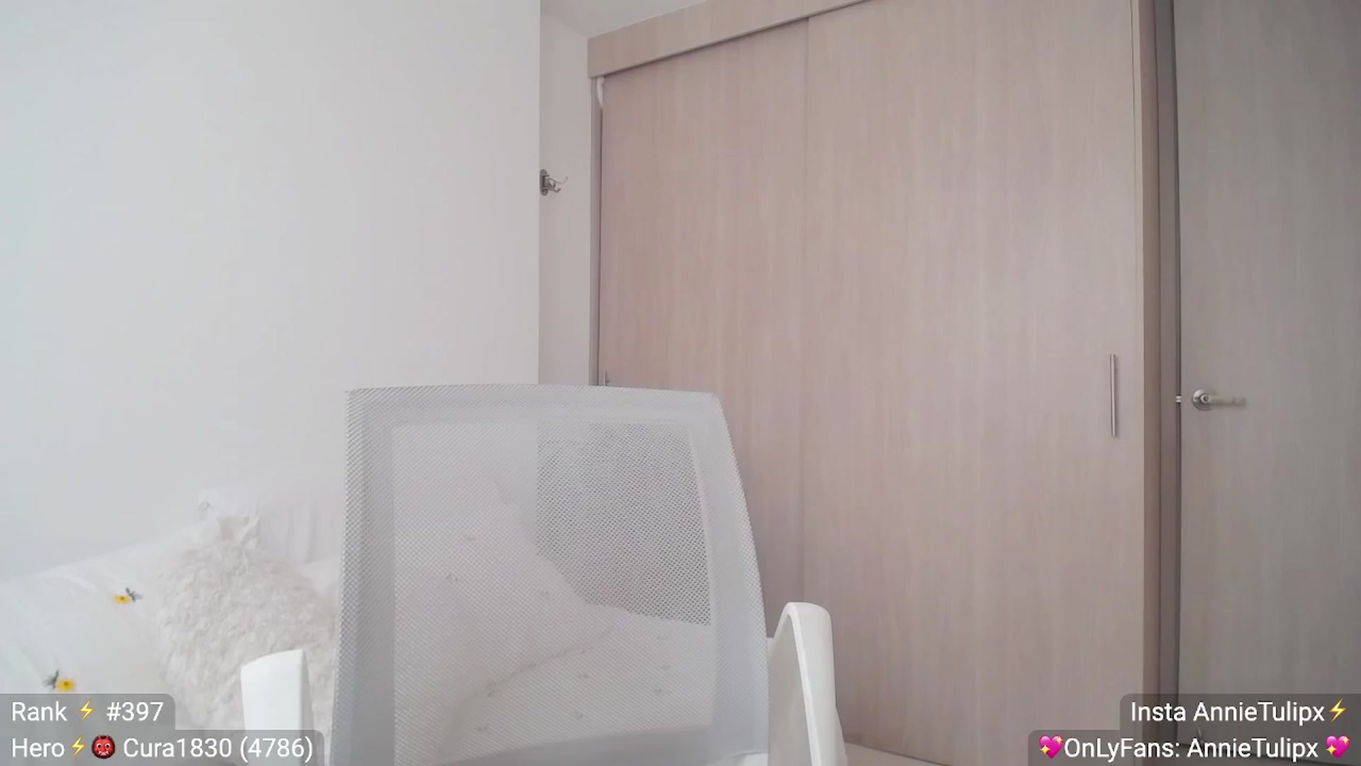 Gallery image thumbnail from Insanna's myfreecams stream on, 06/07/2023, 15:05 image 17 of 20