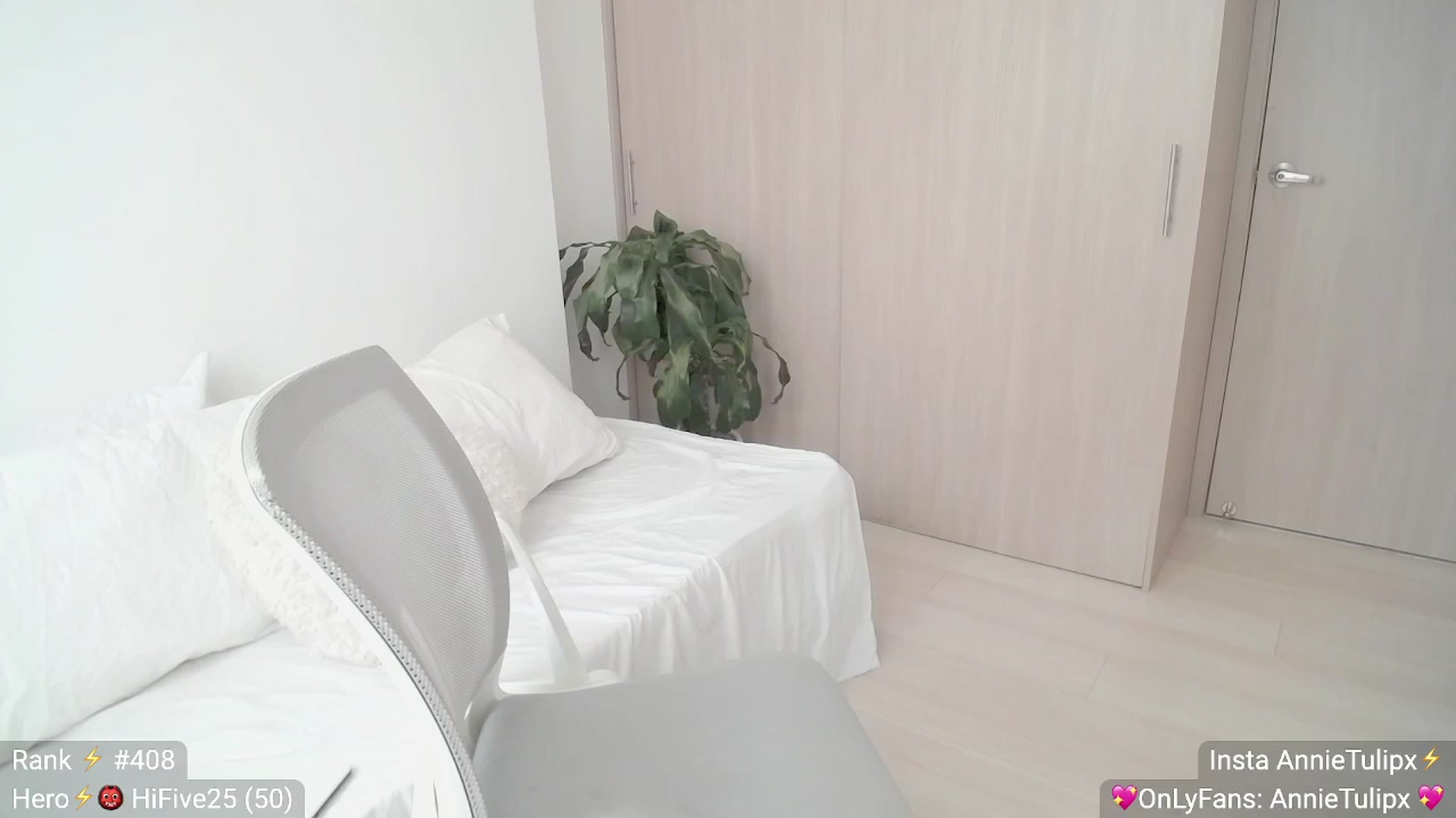 Gallery image thumbnail from Insanna's myfreecams stream on, 06/08/2023, 16:46 image 9 of 20