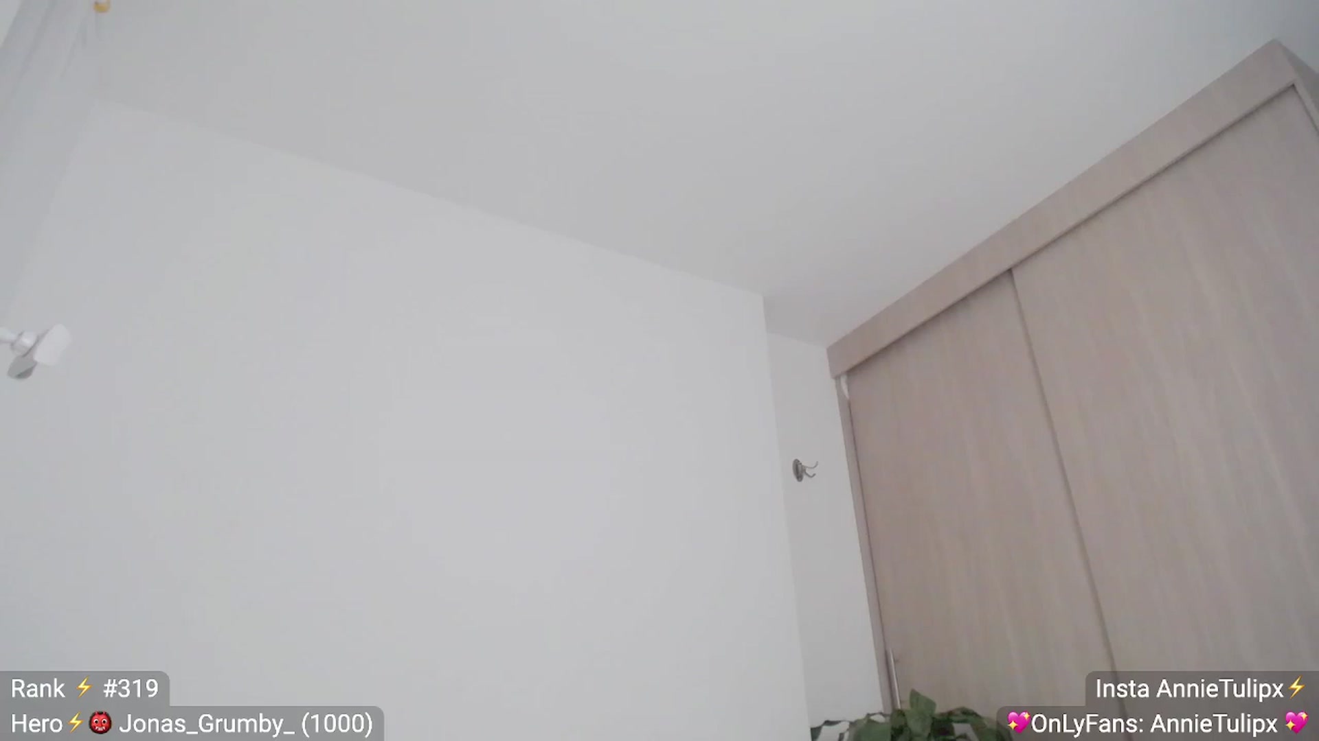 Gallery image thumbnail from Insanna's myfreecams stream on, 06/10/2023, 02:12 image 4 of 20