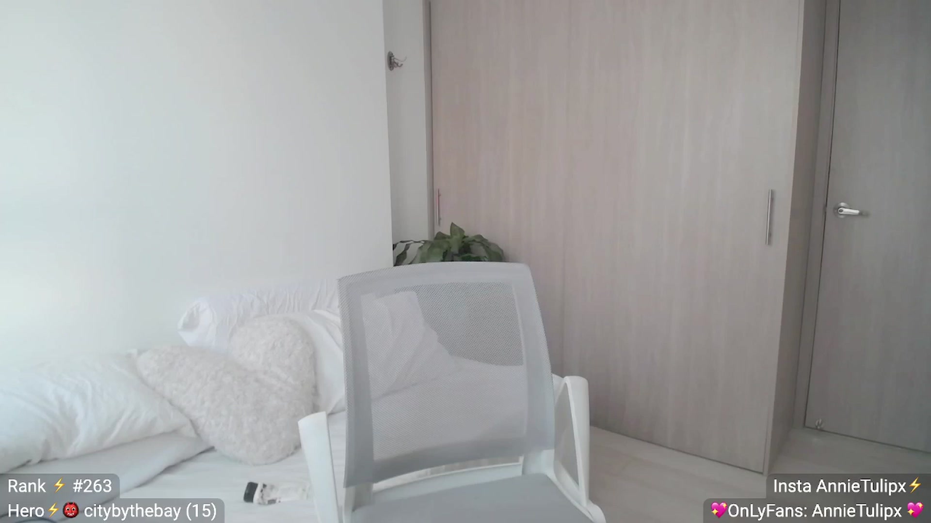 Gallery image thumbnail from Insanna's myfreecams stream on, 06/10/2023, 22:20 image 20 of 20