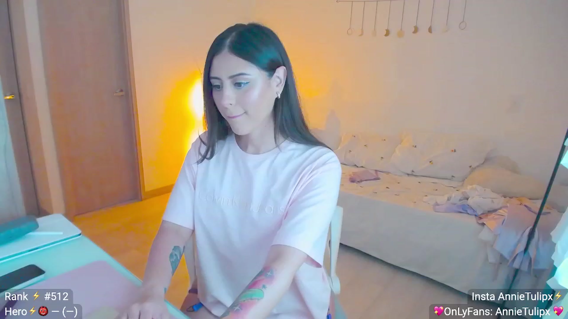 Gallery image thumbnail from Insanna's myfreecams stream on, 06/16/2023, 23:17 image 3 of 20