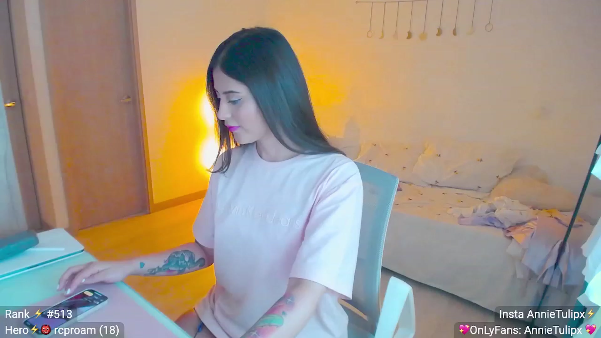 Gallery image thumbnail from Insanna's myfreecams stream on, 06/16/2023, 23:17 image 12 of 20