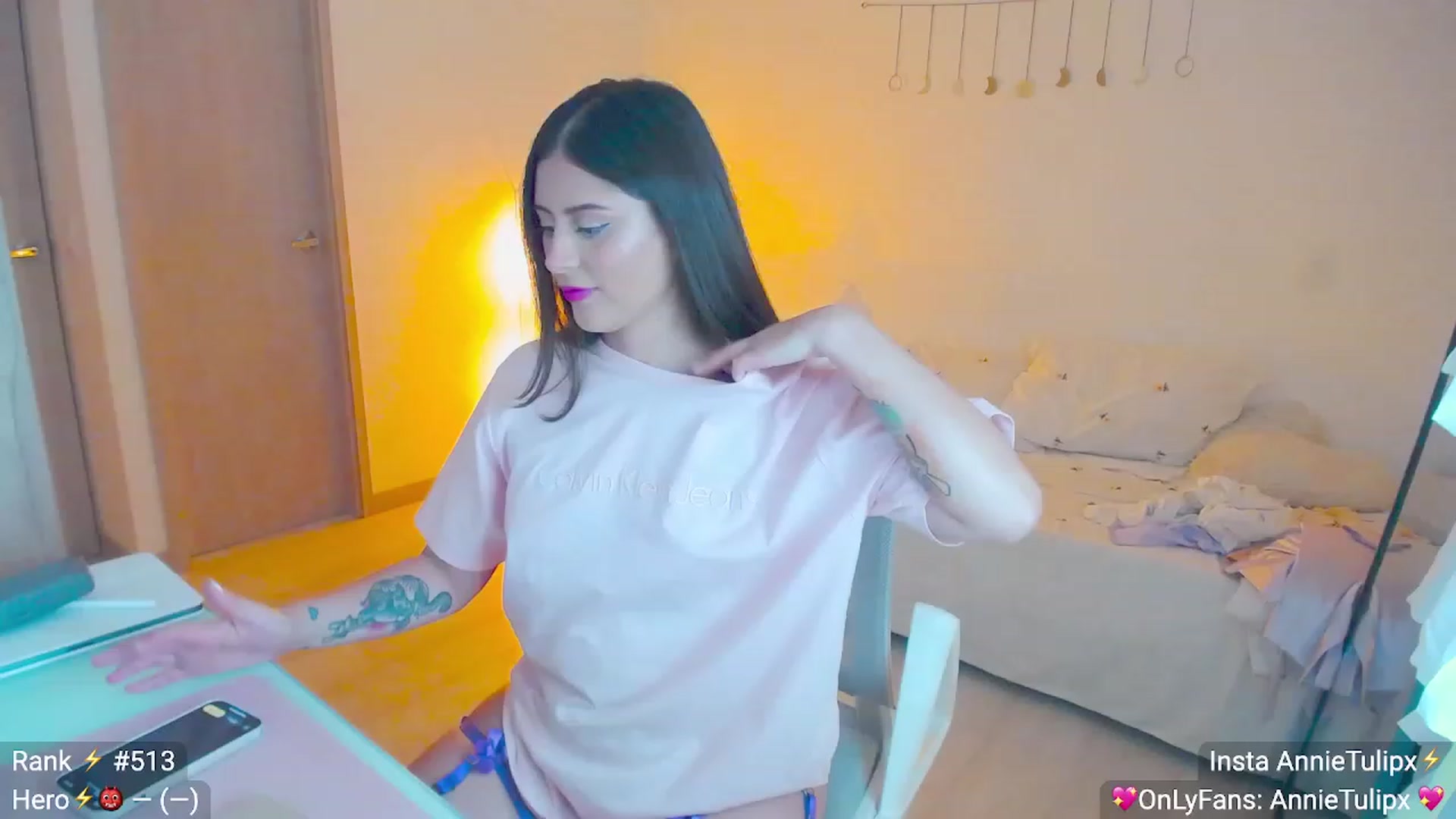 Gallery image thumbnail from Insanna's myfreecams stream on, 06/16/2023, 23:17 image 6 of 20