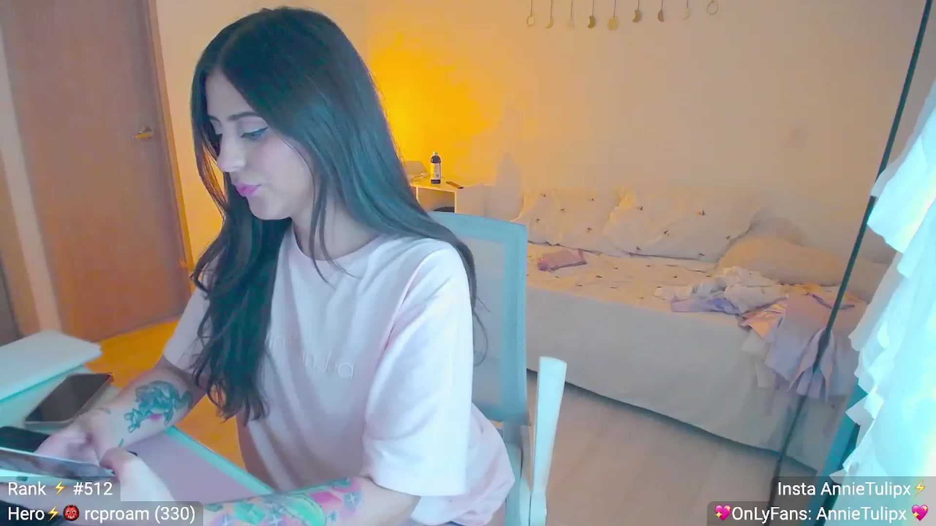 Gallery image thumbnail from Insanna's myfreecams stream on, 06/17/2023, 01:24 image 16 of 20